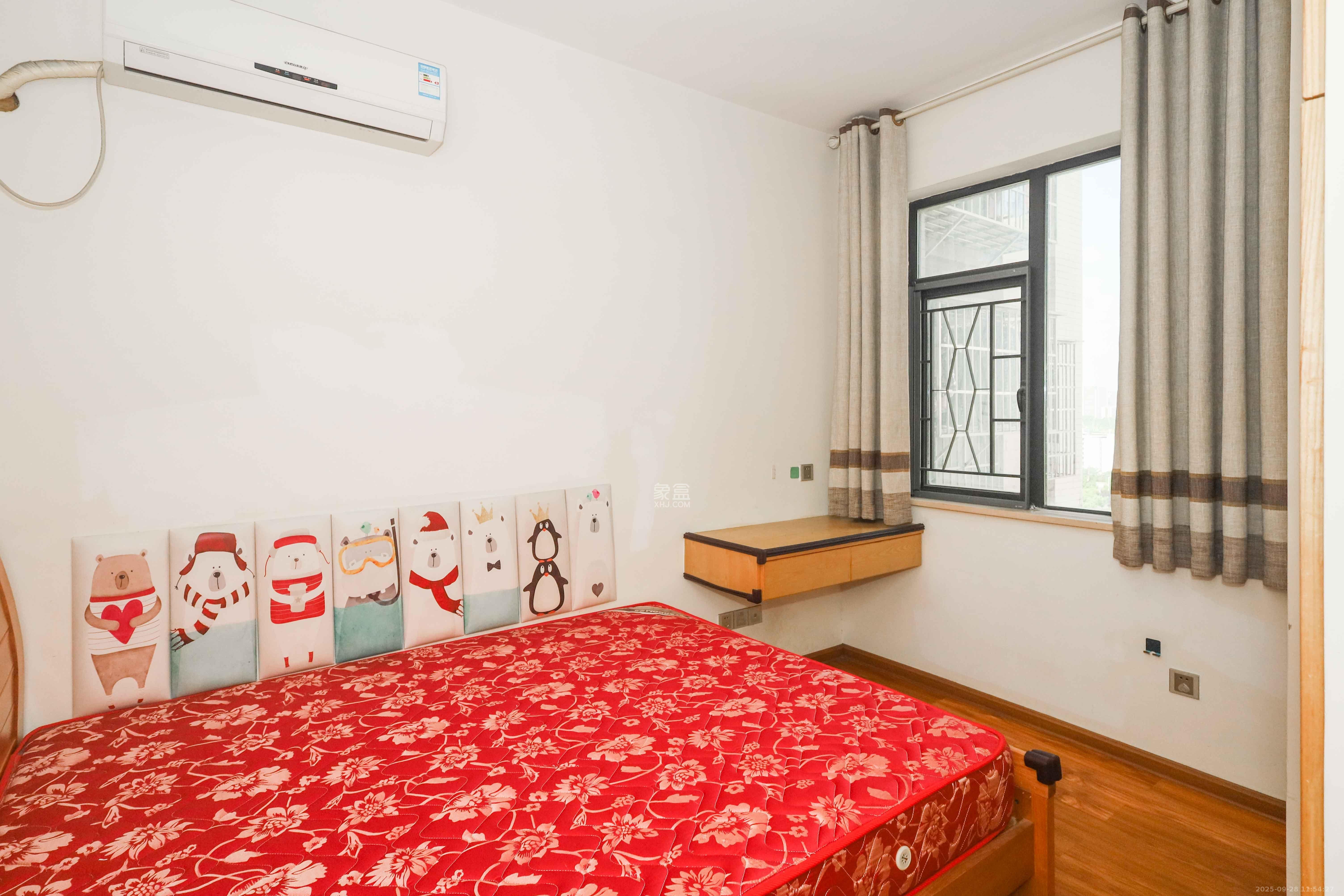 天元涉外景园B区 3室2厅2卫 2700.0元/月 天元涉外景园B区 3室2厅2卫 2700.0元/月室内图