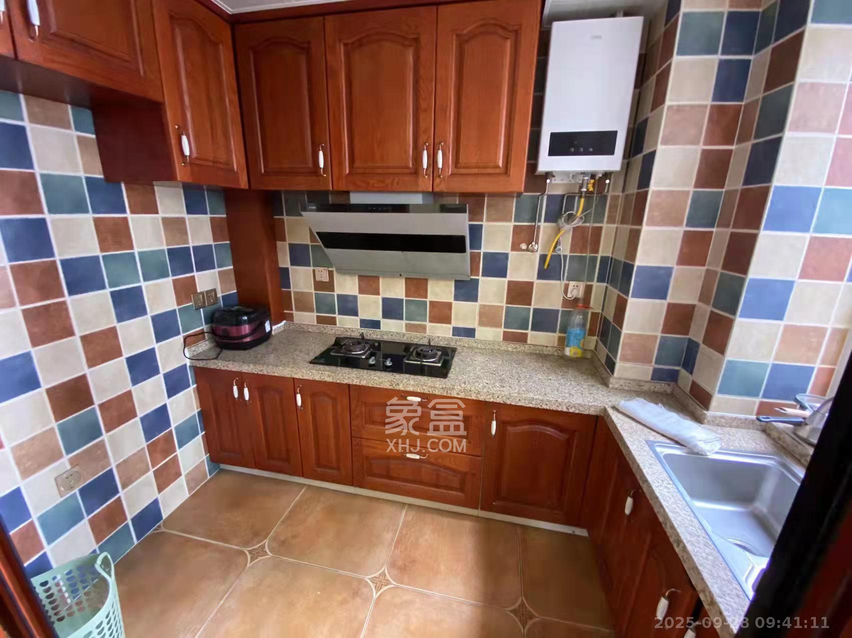 金鼎公园尚 4室2厅2卫 2600.0元/月 金鼎公园尚 4室2厅2卫 2600.0元/月室内图