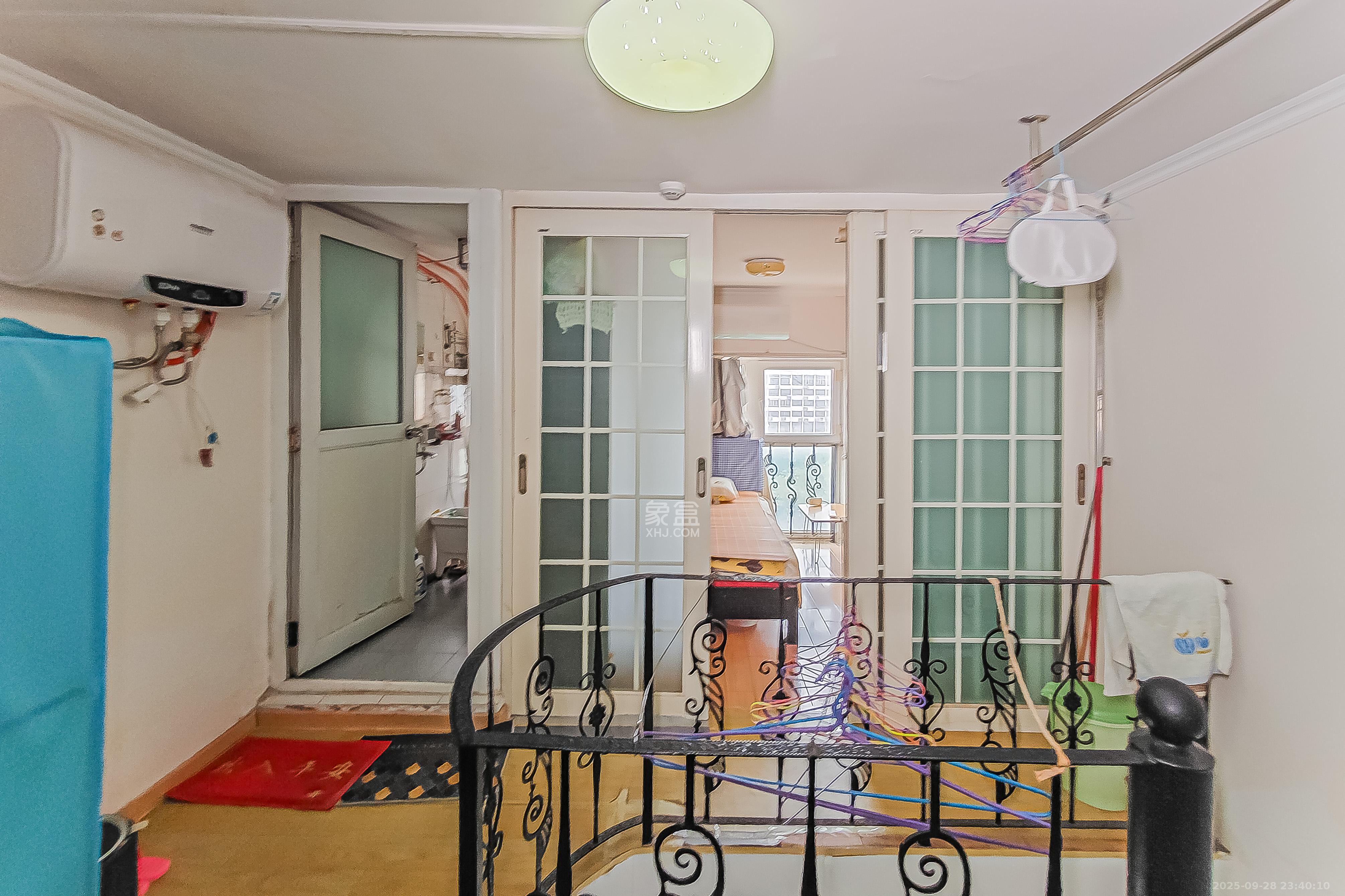 他城(天鸿时代公寓) 2室1厅1卫 28.8万 他城(天鸿时代公寓) 2室1厅1卫 28.8万客厅