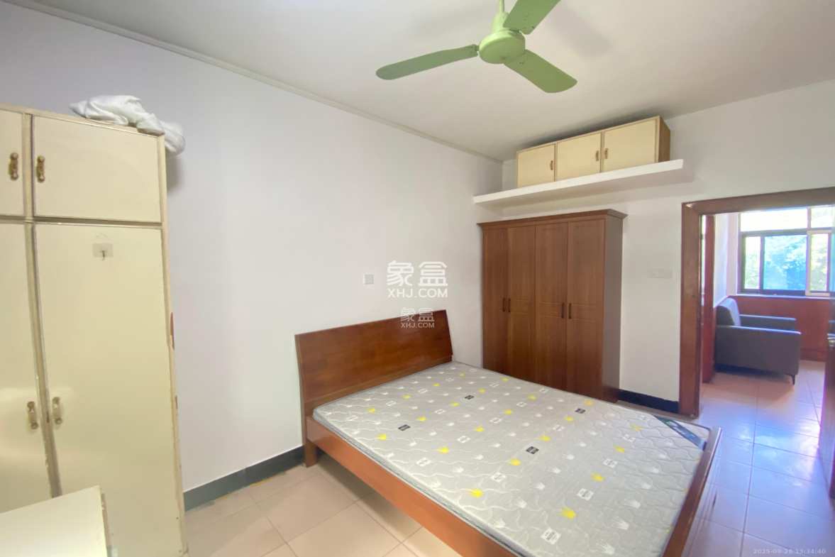 茶园坡社区(原王家冲社区) 2室1厅1卫 1300.0元/月 茶园坡社区(原王家冲社区) 2室1厅1卫 1300.0元/月室内图