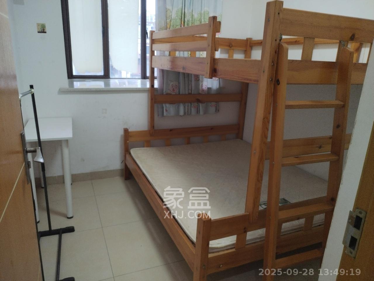 高信向日葵 3室2厅2卫 2200.0元/月 高信向日葵 3室2厅2卫 2200.0元/月室内图