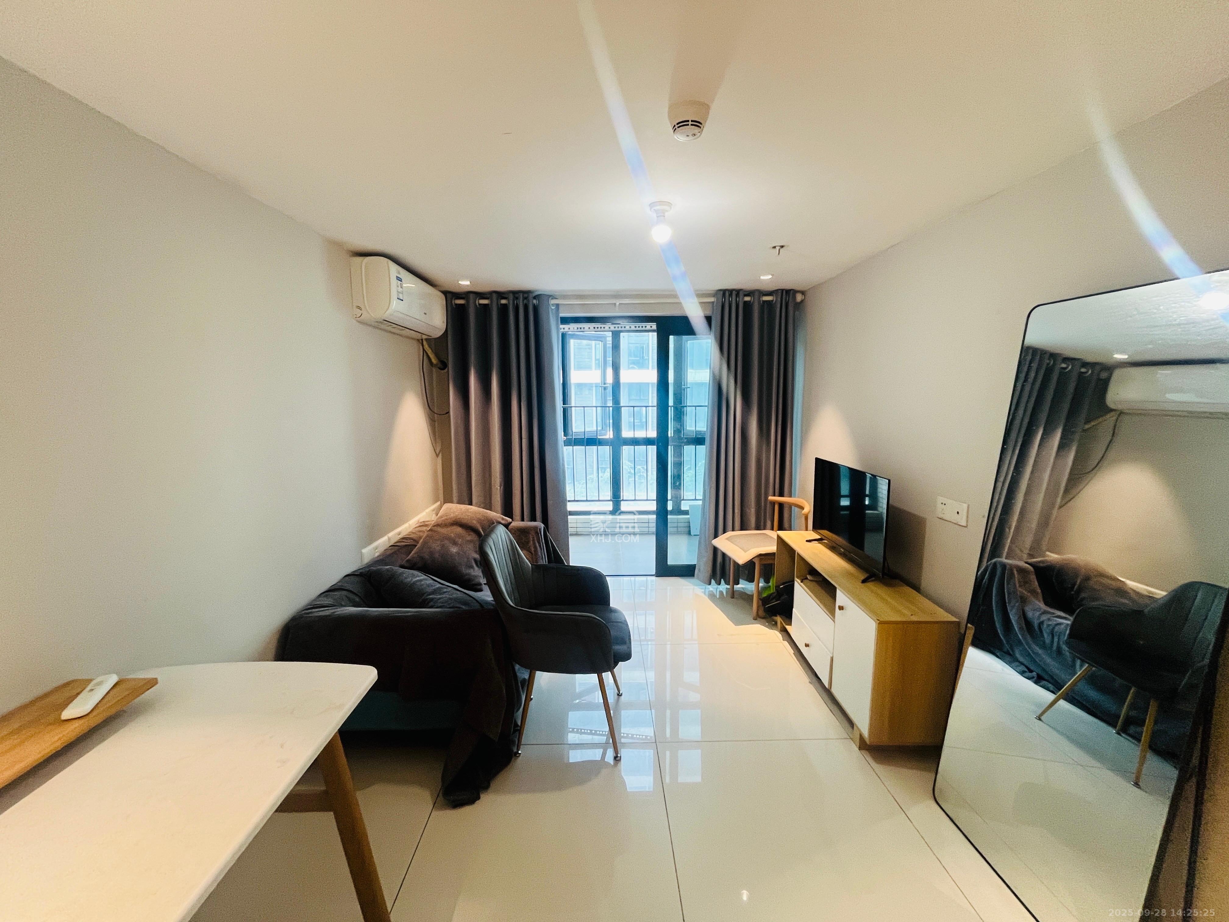 时代年华 1室1厅1卫 1300.00元/月 时代年华 1室1厅1卫 1300.00元/月室内图