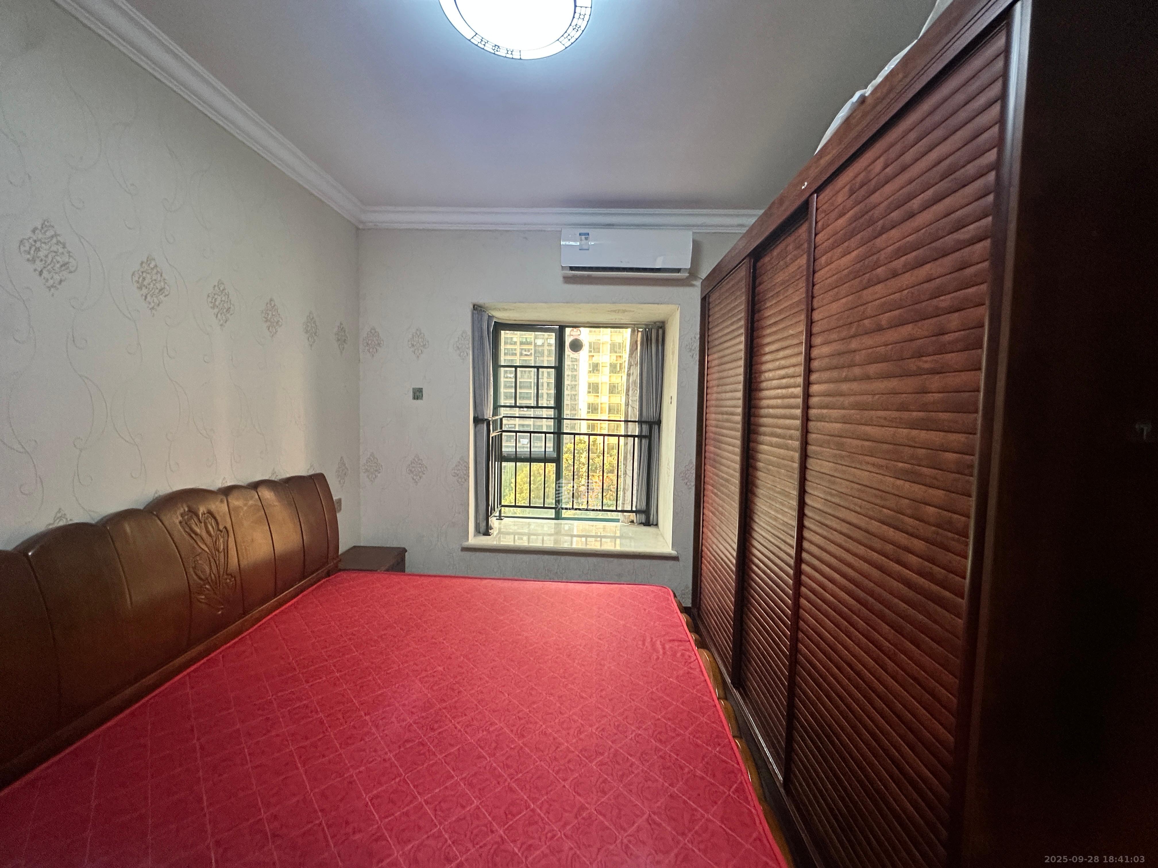 富基世纪公园 5室2厅2卫 2500.0元/月 富基世纪公园 5室2厅2卫 2500.0元/月室内图