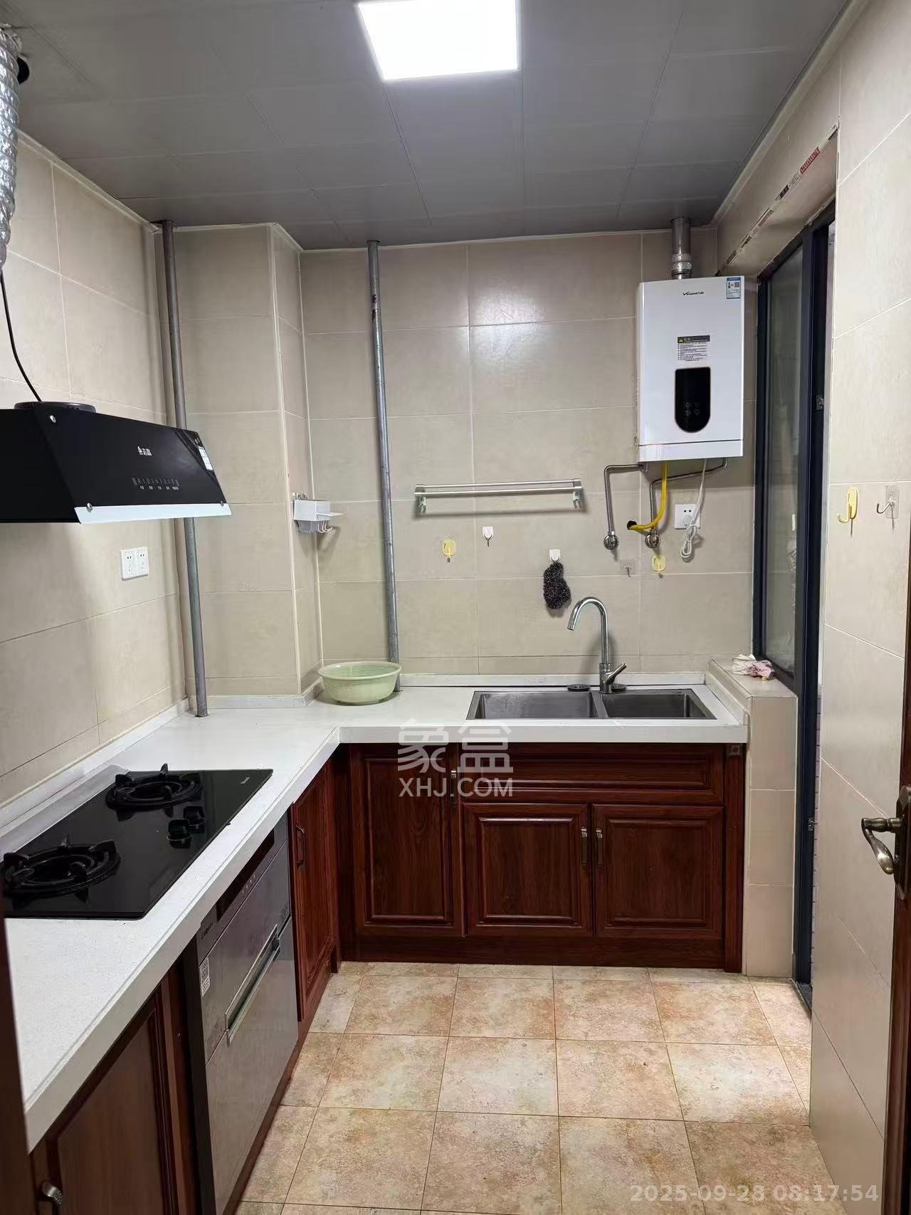 通泰梅岭苑 2室2厅1卫 2600.0元/月 通泰梅岭苑 2室2厅1卫 2600.0元/月室内图