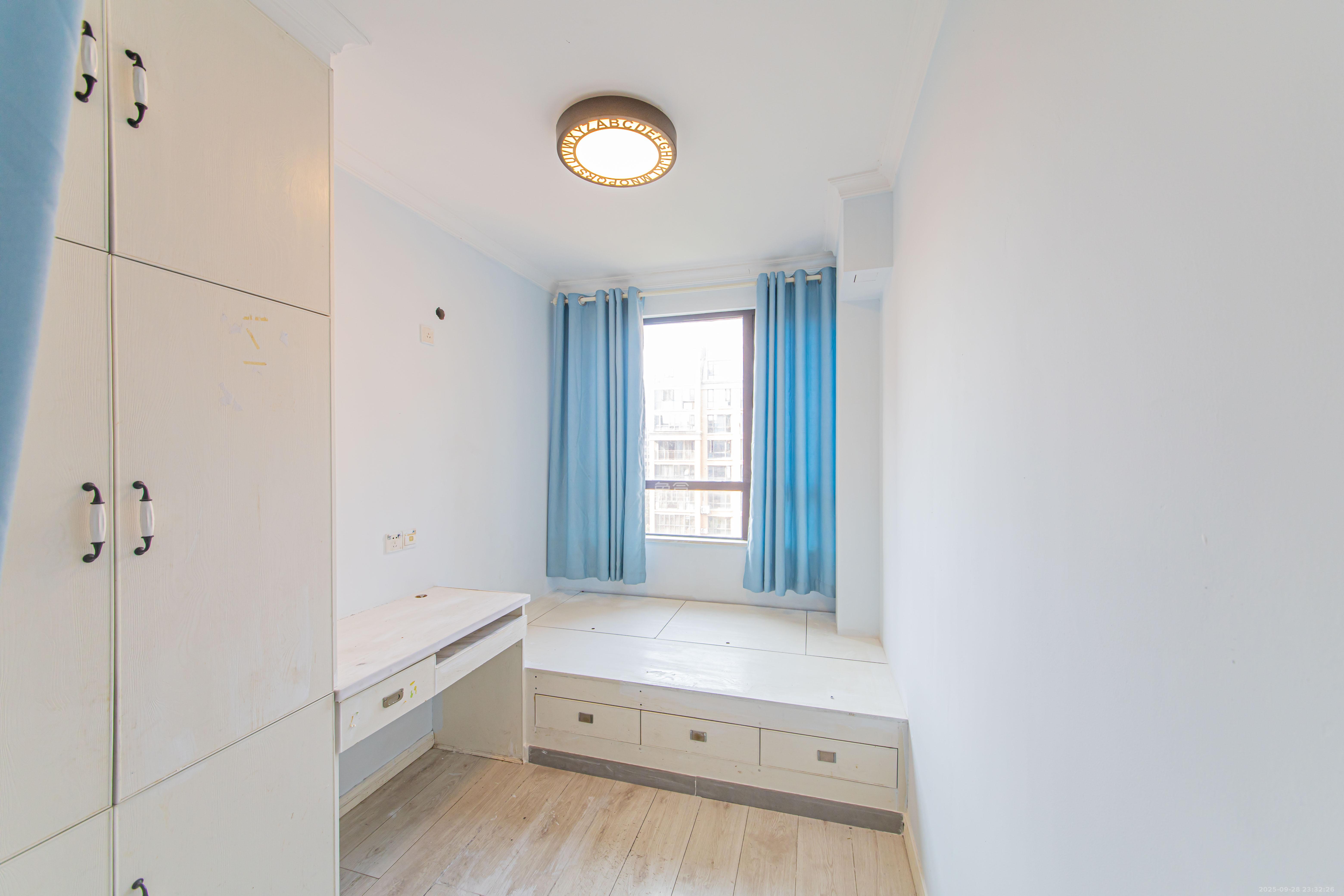 鑫远和城(一、二期)  5室2厅2卫    125.0万 鑫远和城(一、二期)  5室2厅2卫    125.0万卧室