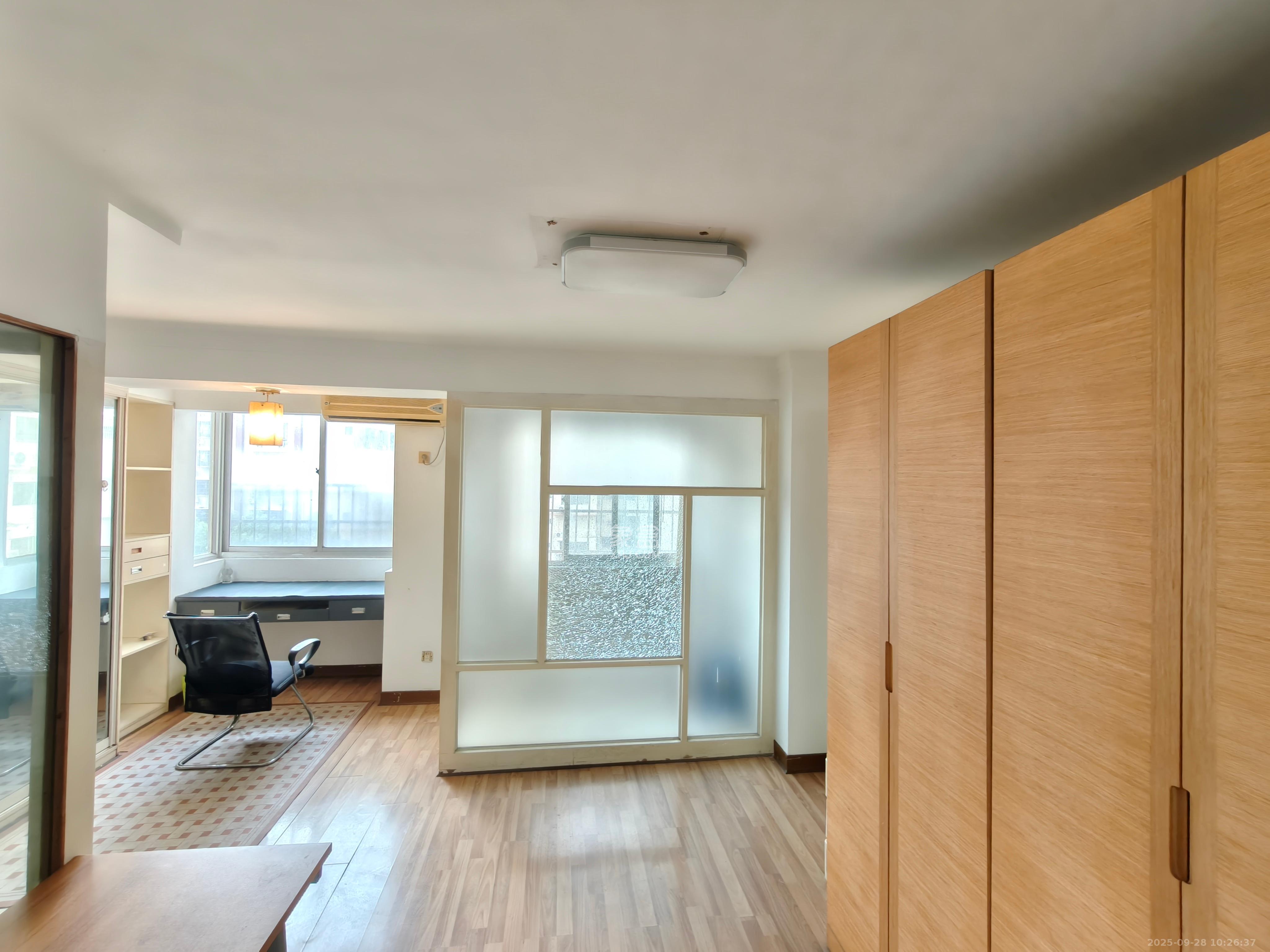 宏景名厦 2室2厅1卫 2300.0元/月 宏景名厦 2室2厅1卫 2300.0元/月室内图