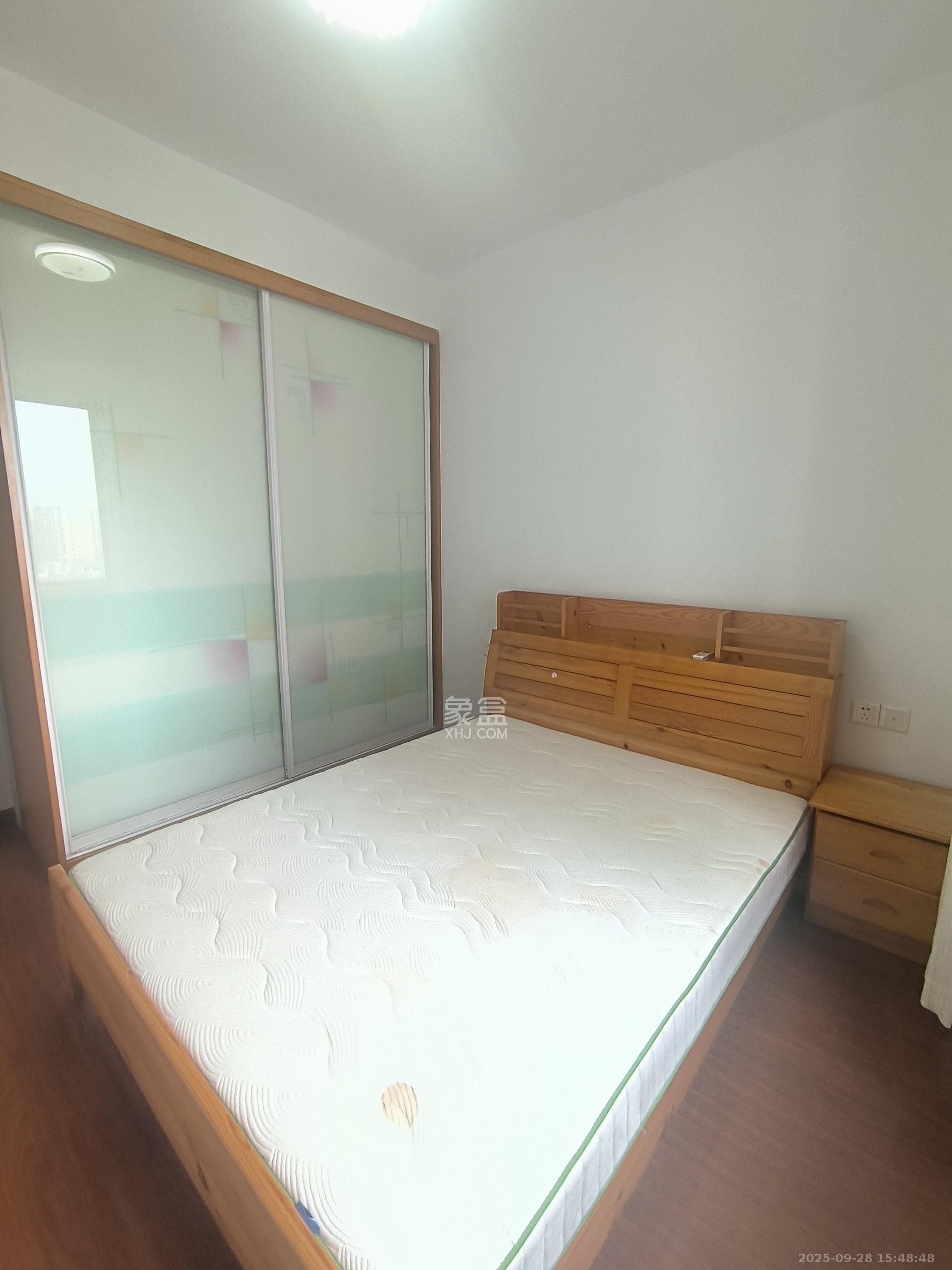 三万英尺  3室2厅2卫    3300.0元/月室内图