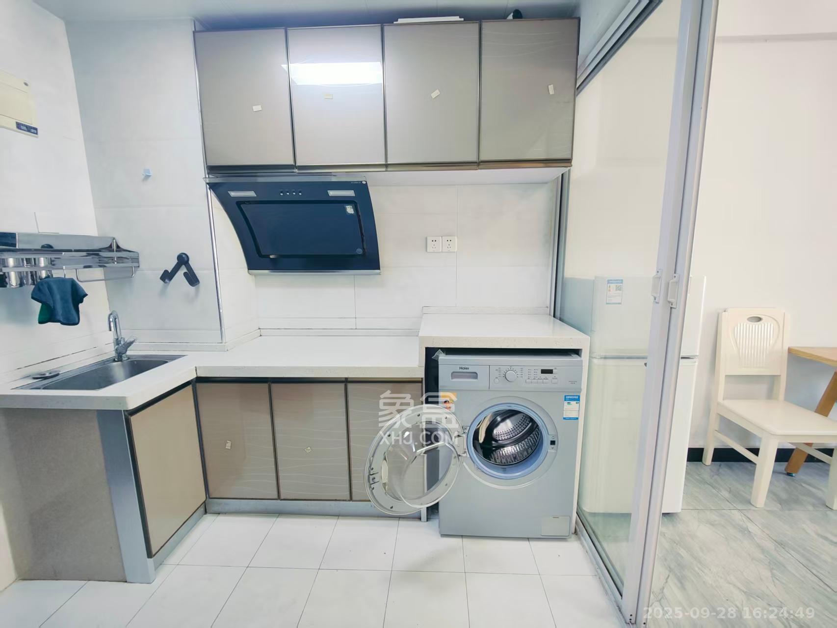 中建芙蓉嘉苑 1室1厅1卫 1250.0元/月 中建芙蓉嘉苑 1室1厅1卫 1250.0元/月室内图