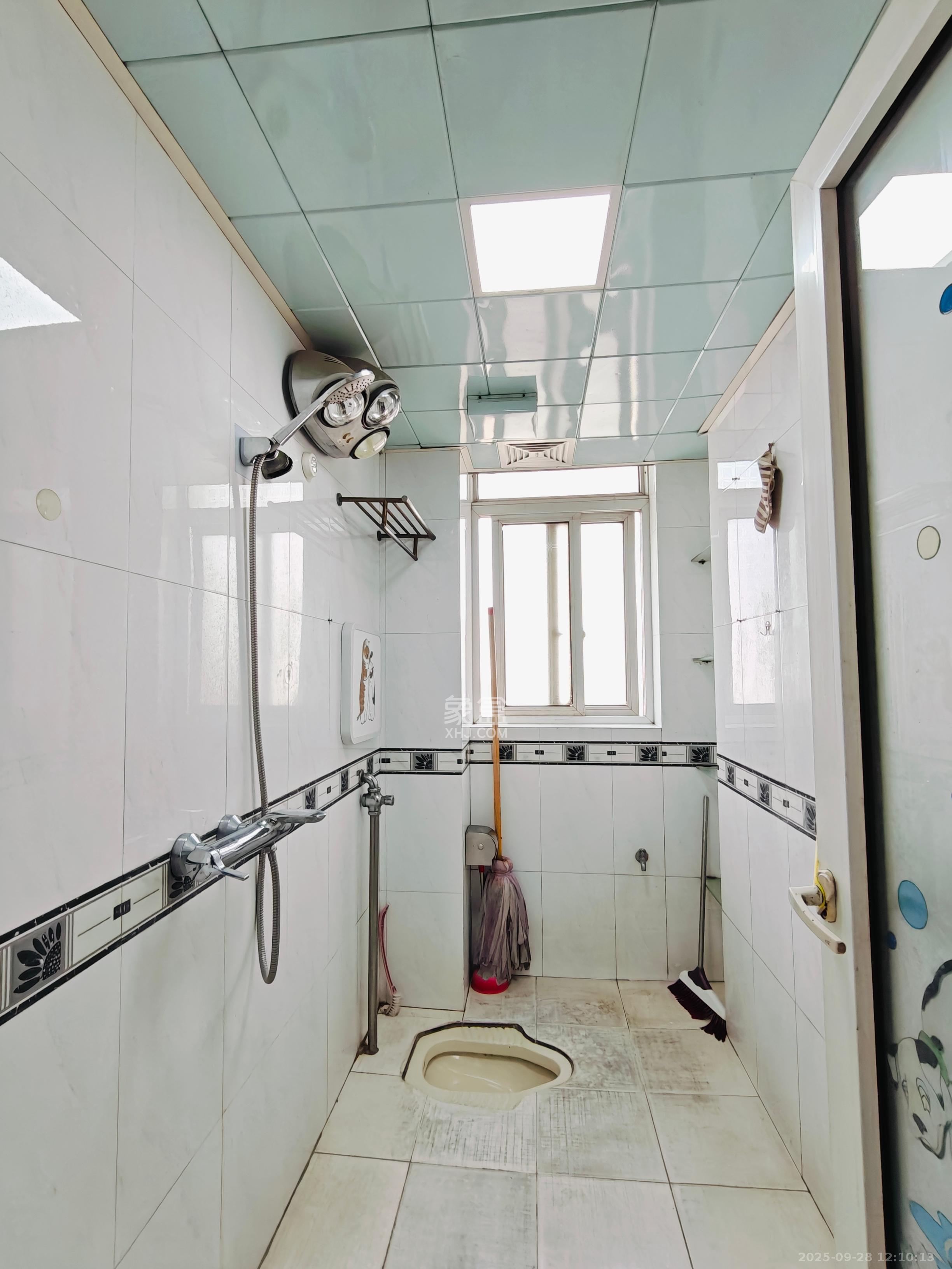 朝阳欣园  3室2厅2卫    3400.0元/月室内图