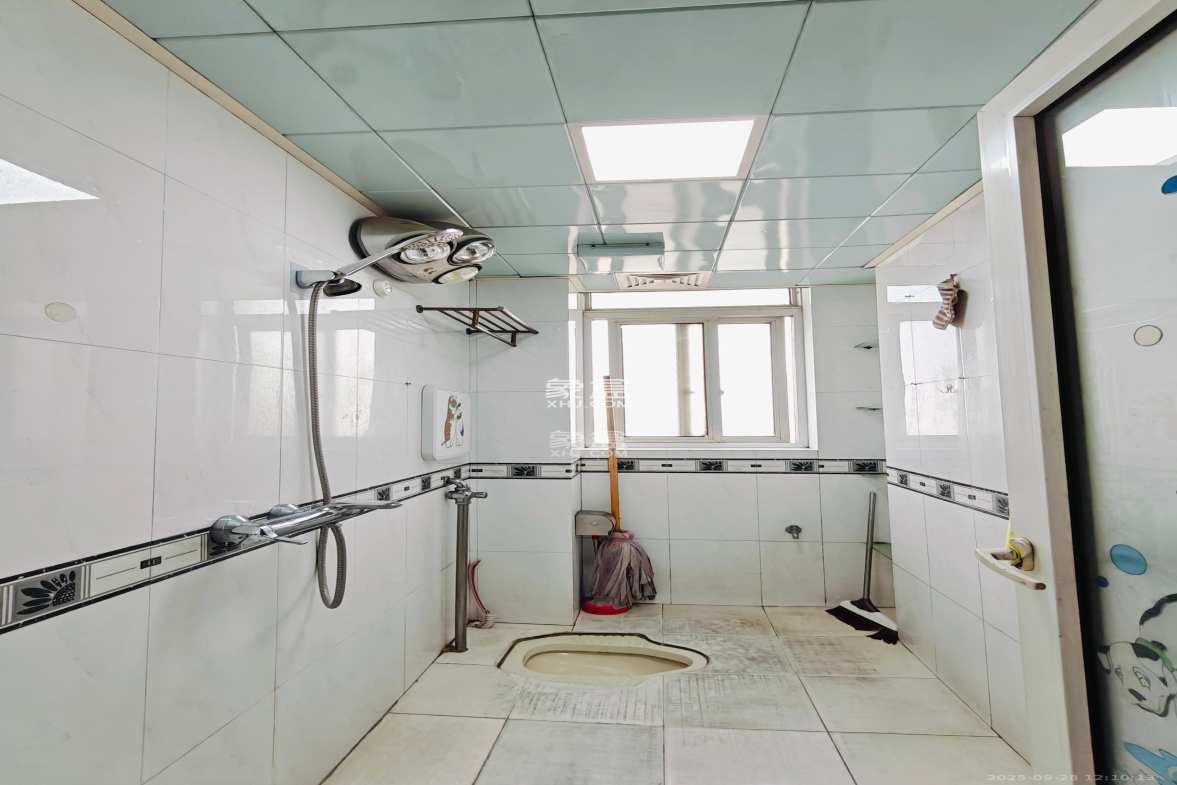 朝阳欣园  3室2厅2卫    3400.0元/月 朝阳欣园  3室2厅2卫    3400.0元/月室内图