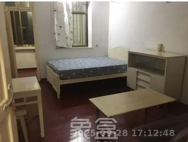 石子冲巷  4室1厅1卫    2500.0元/月 石子冲巷  4室1厅1卫    2500.0元/月室内图