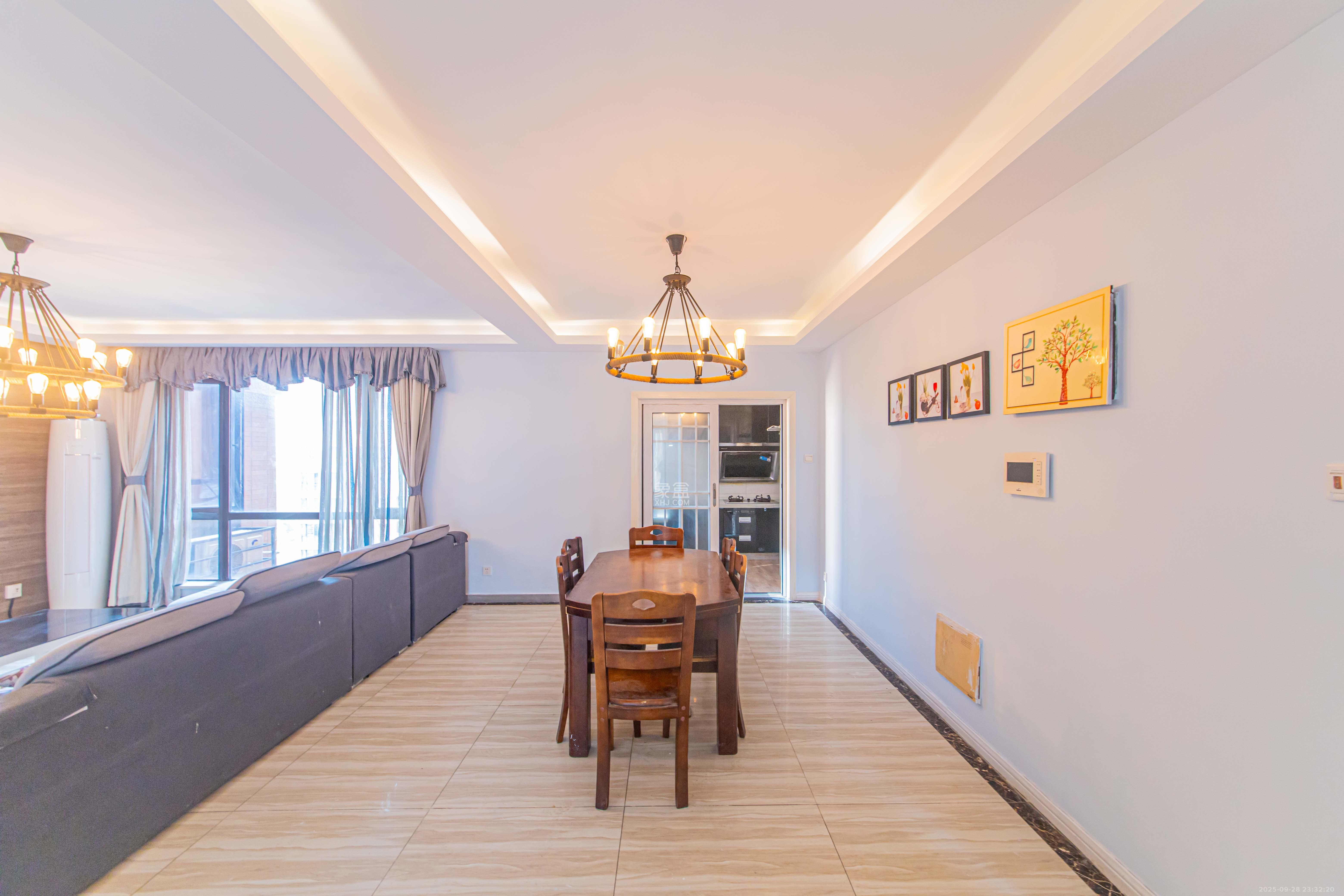 鑫远和城(一、二期)  5室2厅2卫    125.0万 鑫远和城(一、二期)  5室2厅2卫    125.0万客厅