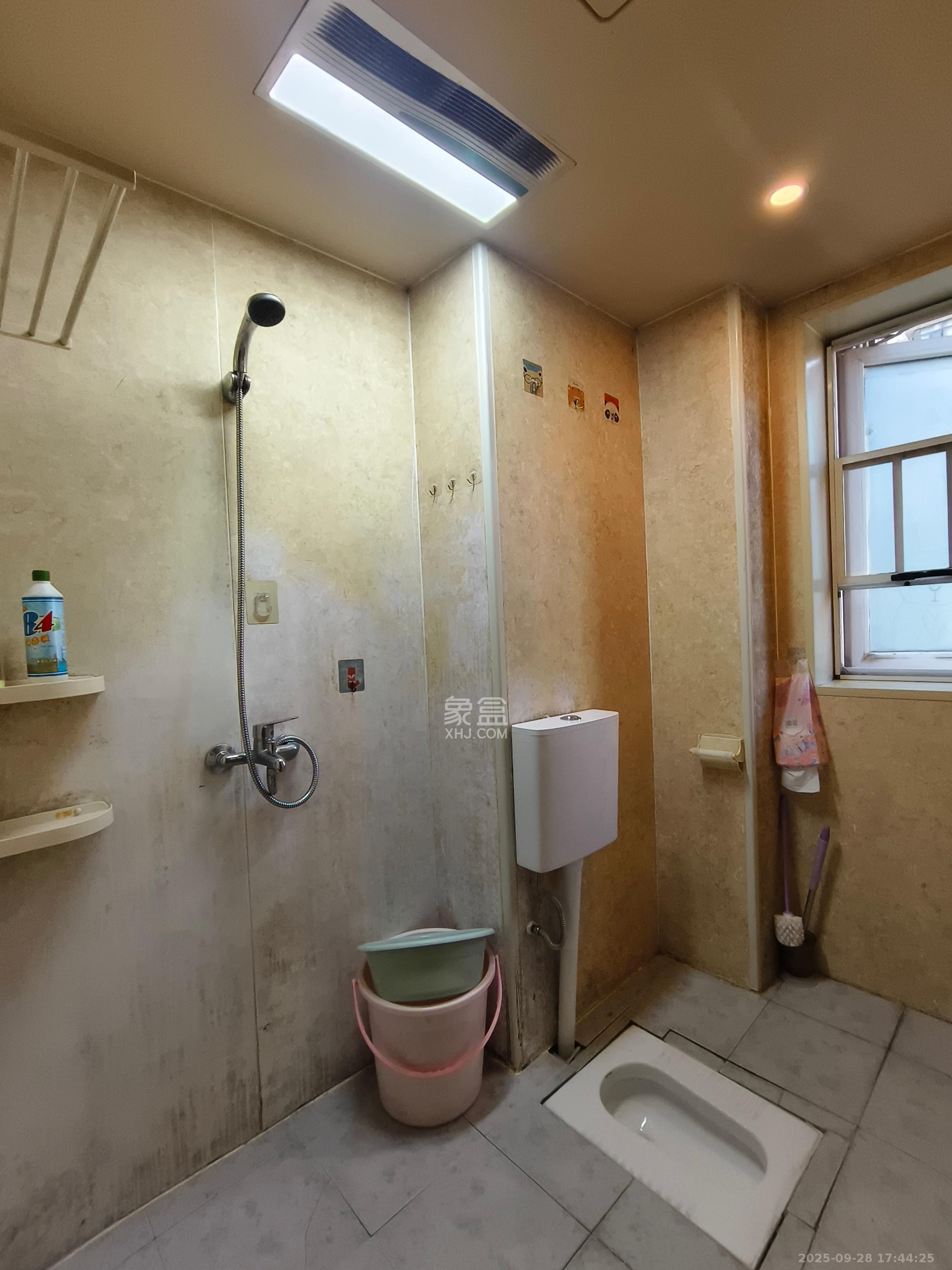 福泽园  3室1厅1卫    2200.0元/月室内图