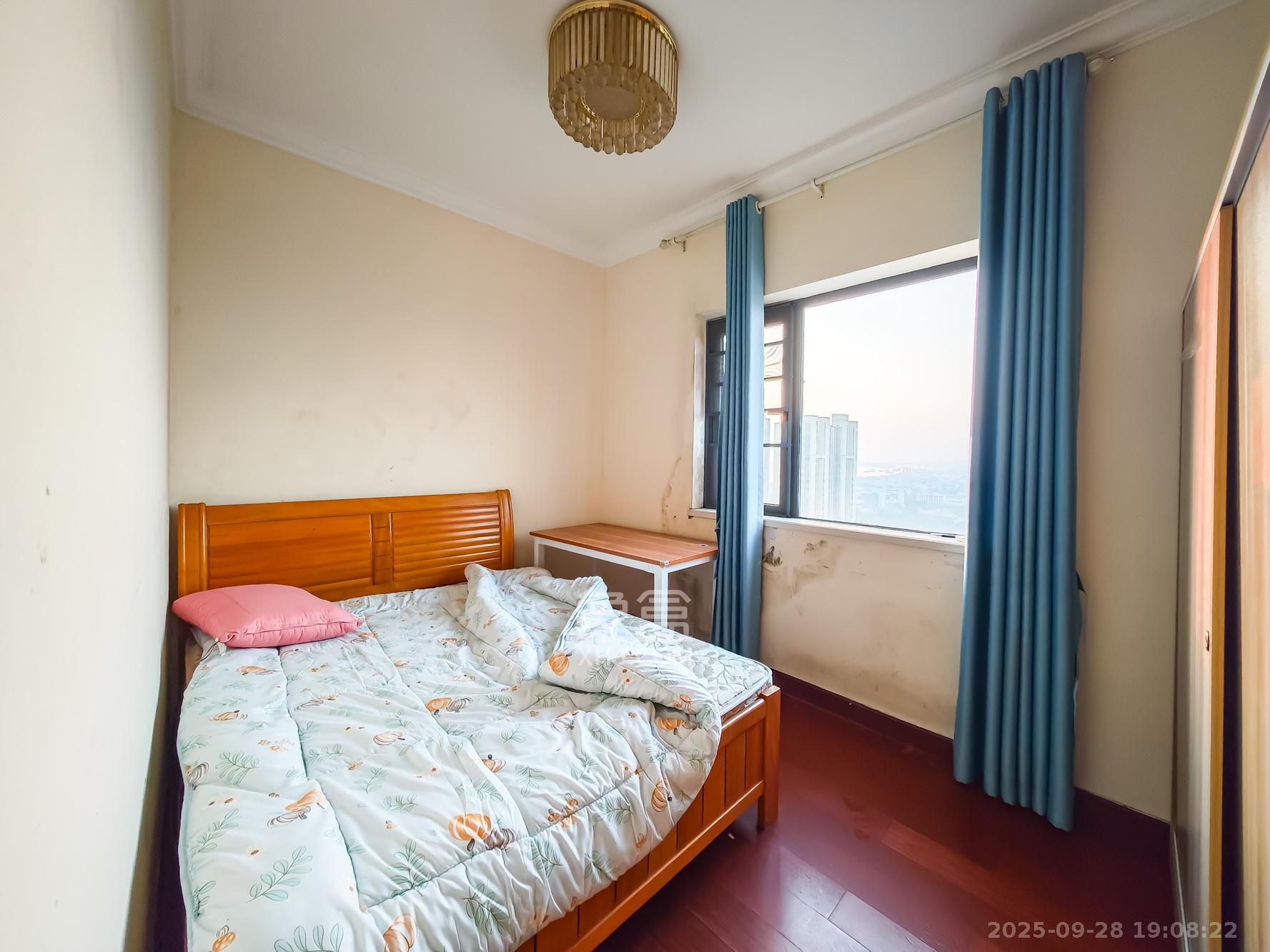 恒大御景天下城一期 4室2厅2卫 95.0万 恒大御景天下城一期 4室2厅2卫 95.0万卧室