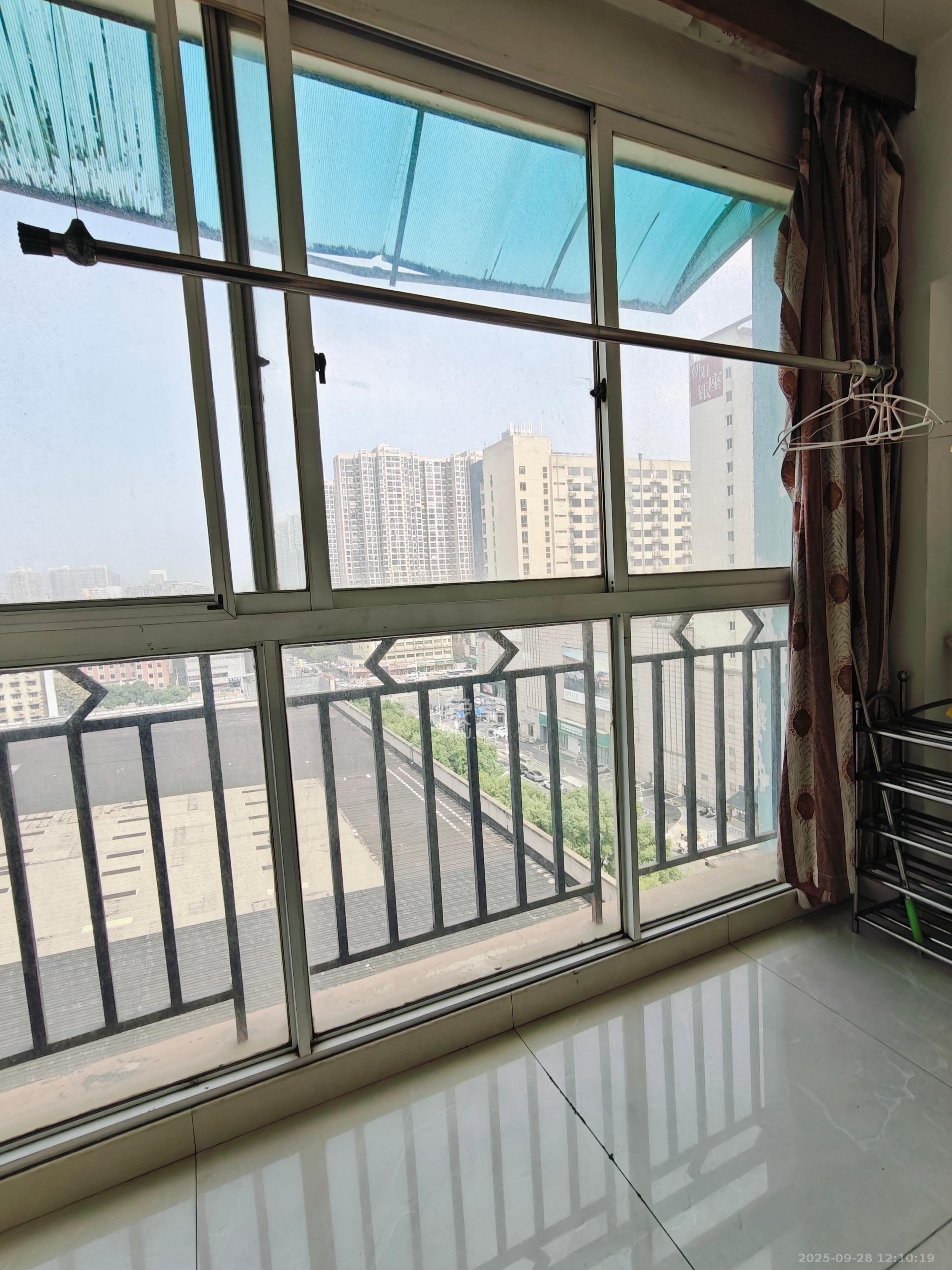 朝阳欣园  3室2厅2卫    3400.0元/月 朝阳欣园  3室2厅2卫    3400.0元/月室内图