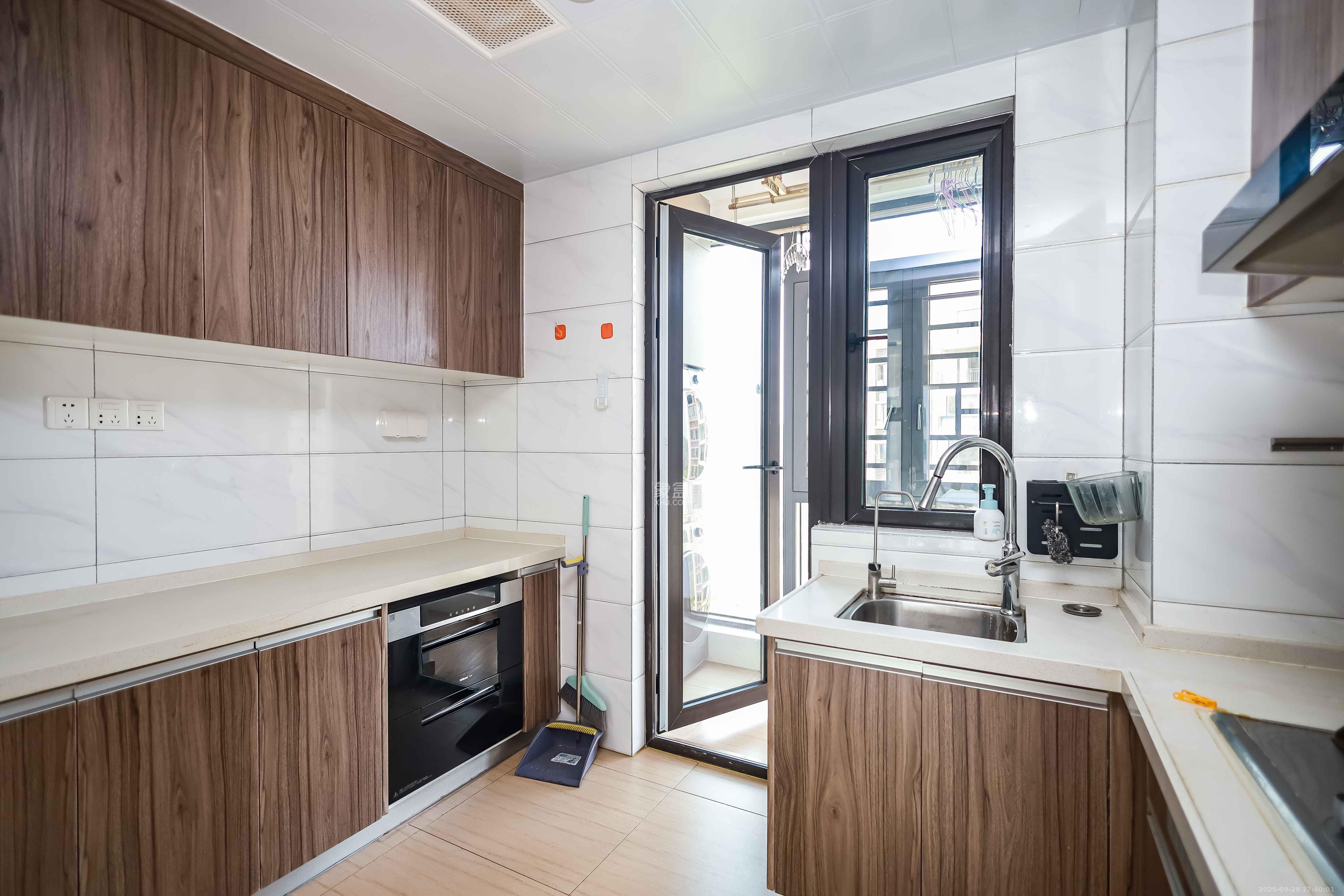 碧桂园荟隽棠  3室2厅2卫    98.0万厨房