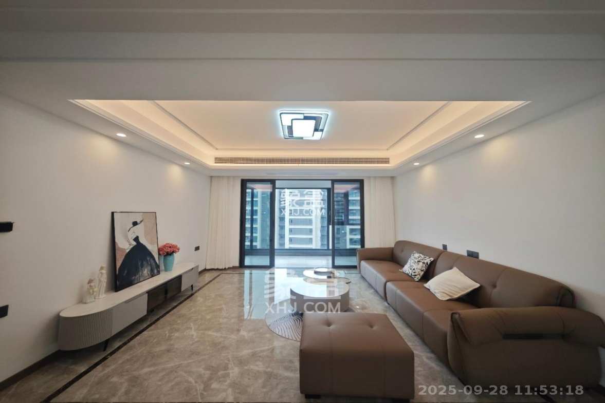 绿地V岛 4室2厅2卫 4300.00元/月 绿地V岛 4室2厅2卫 4300.00元/月室内图