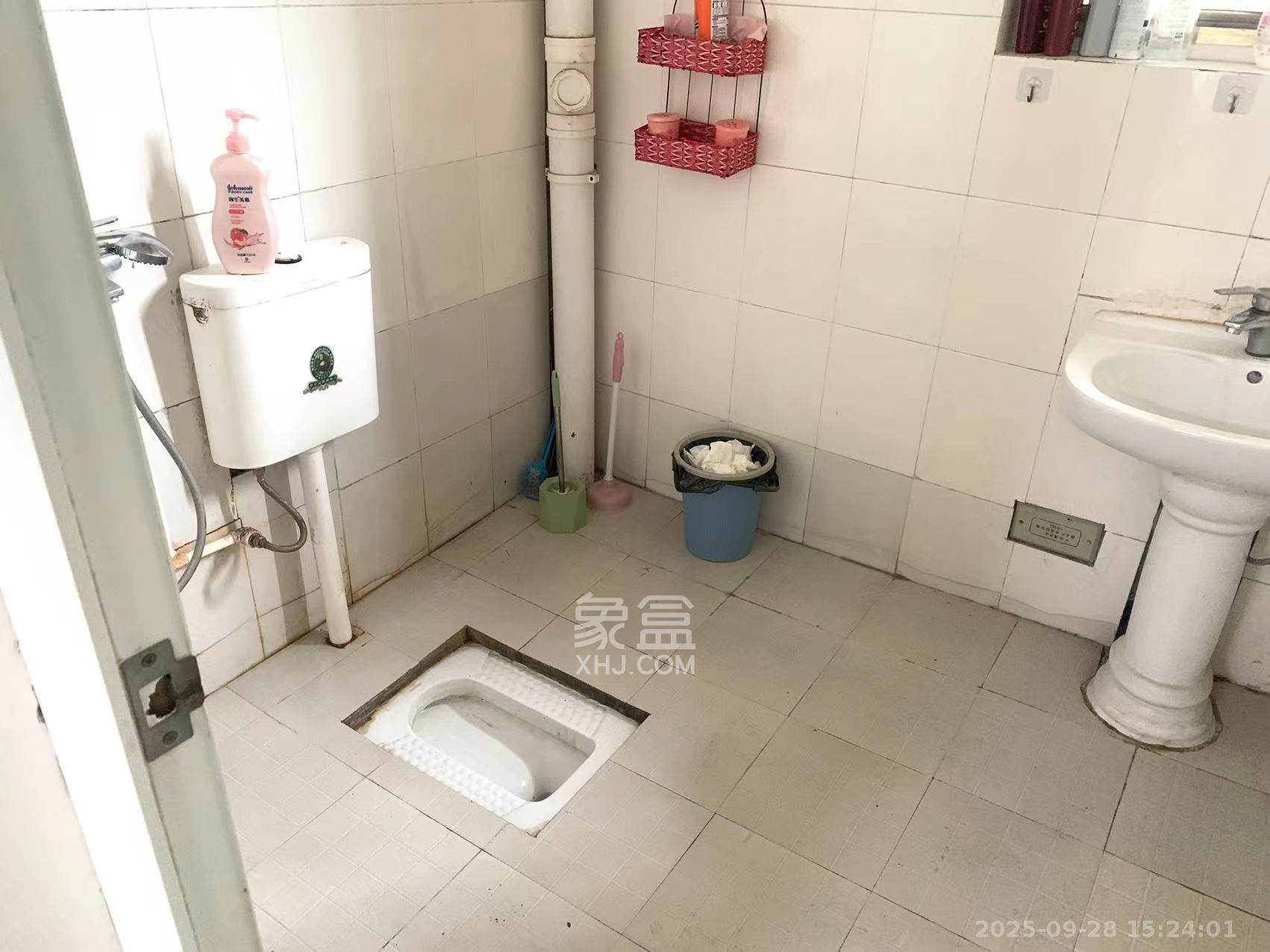 龙王港社区  2室2厅1卫   2600.00元/月室内图