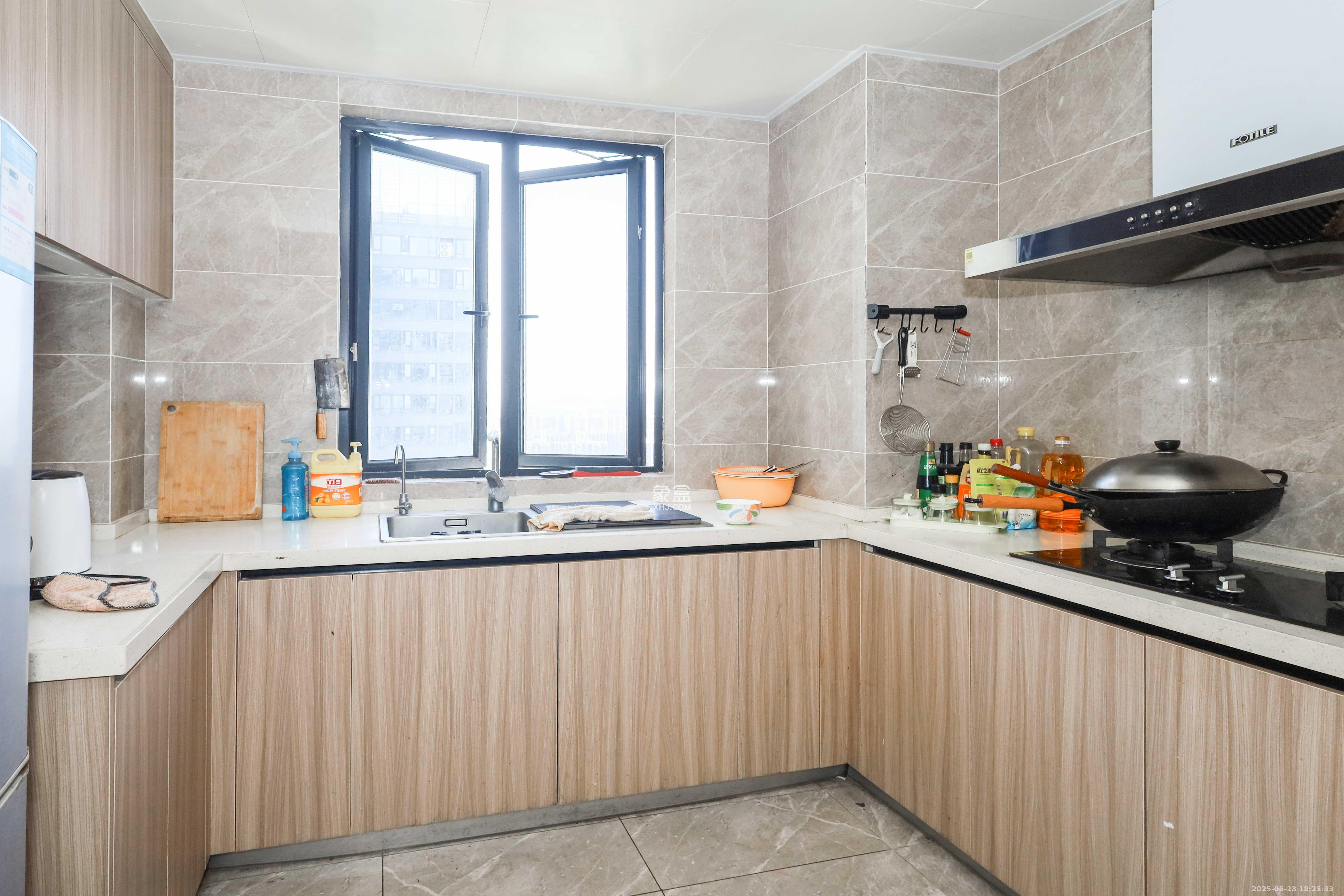 南山梅溪一方 4室2厅2卫 3800.0元/月 南山梅溪一方 4室2厅2卫 3800.0元/月室内图