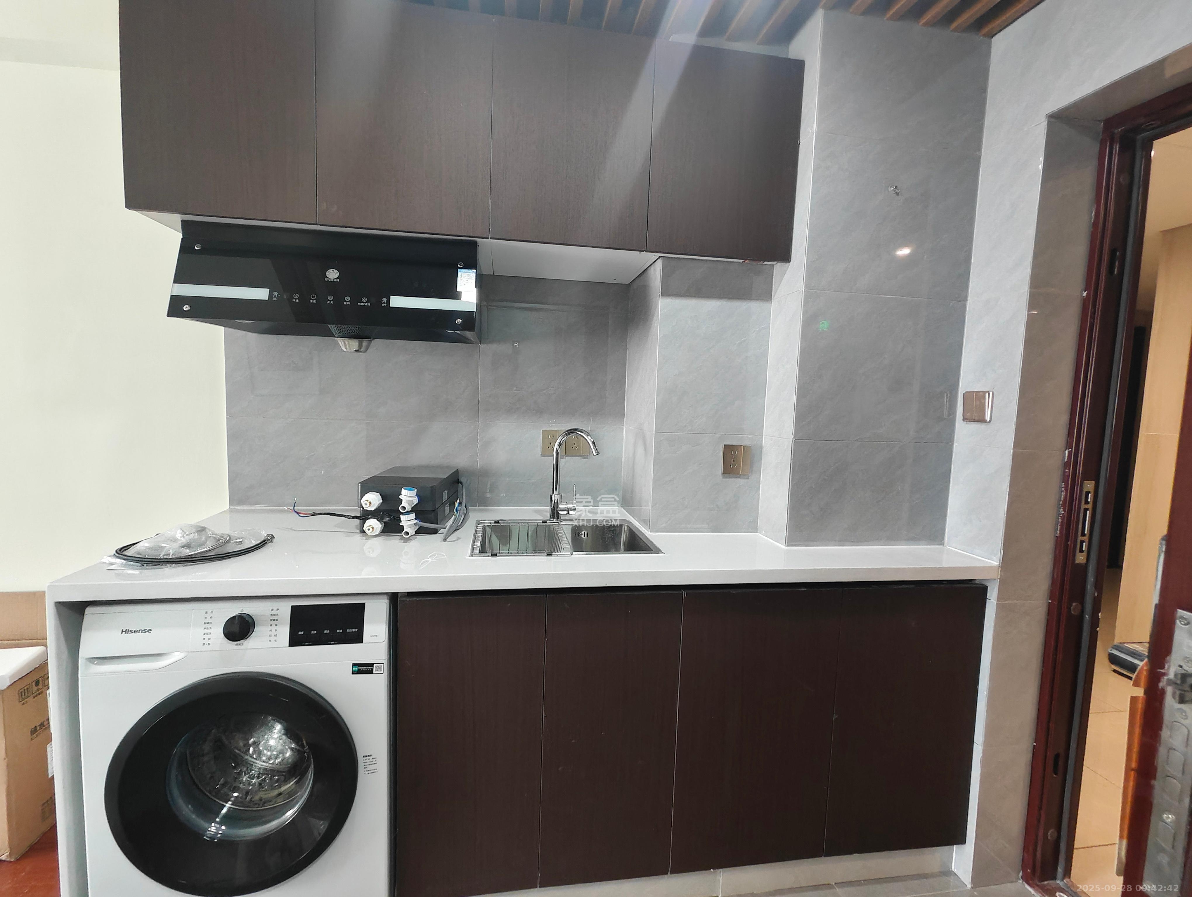 保利天禧EF区  1室1厅1卫    1800.0元/月 保利天禧EF区  1室1厅1卫    1800.0元/月室内图