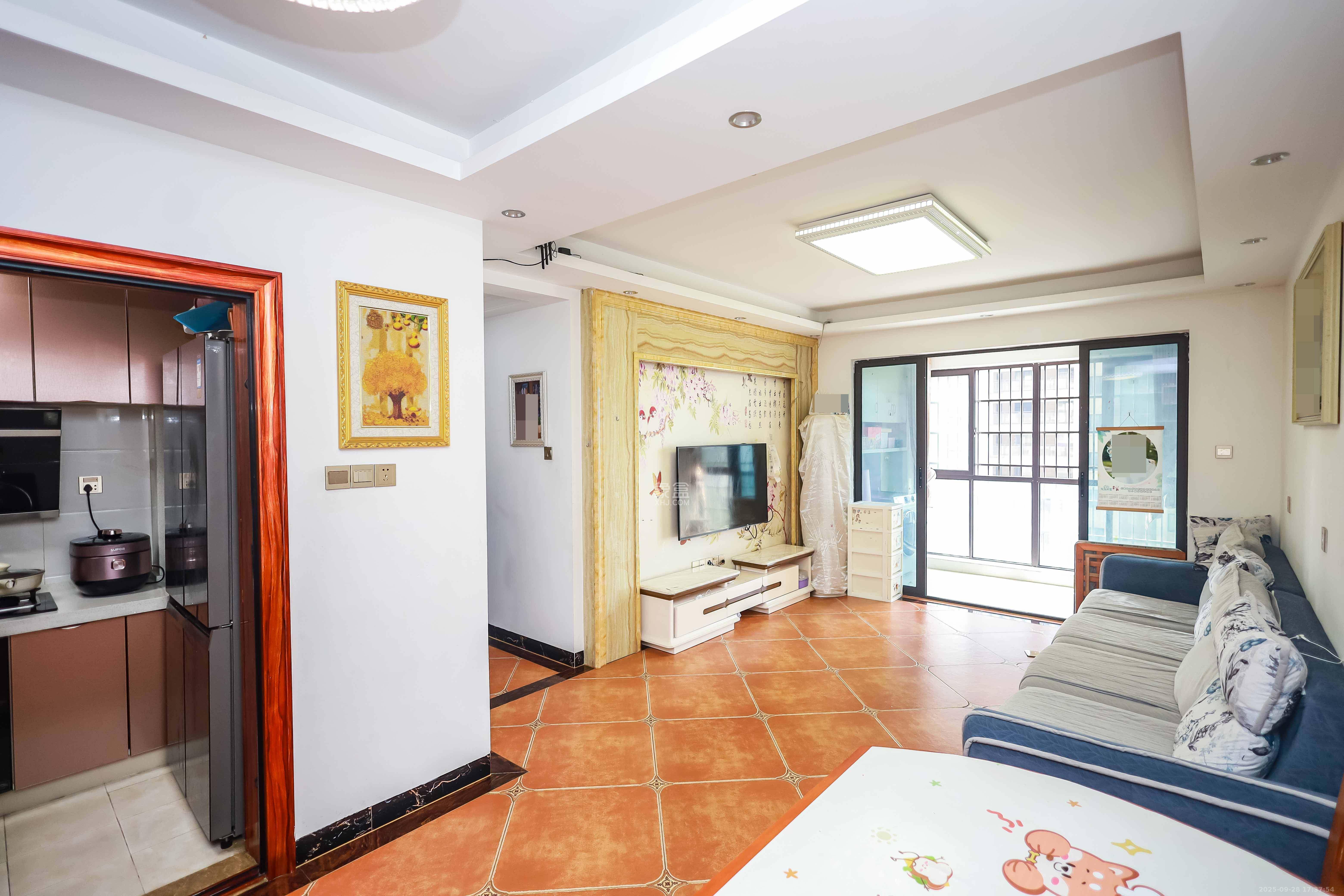 奥克斯缔壹城 3室2厅1卫 75.8万 奥克斯缔壹城 3室2厅1卫 75.8万客厅