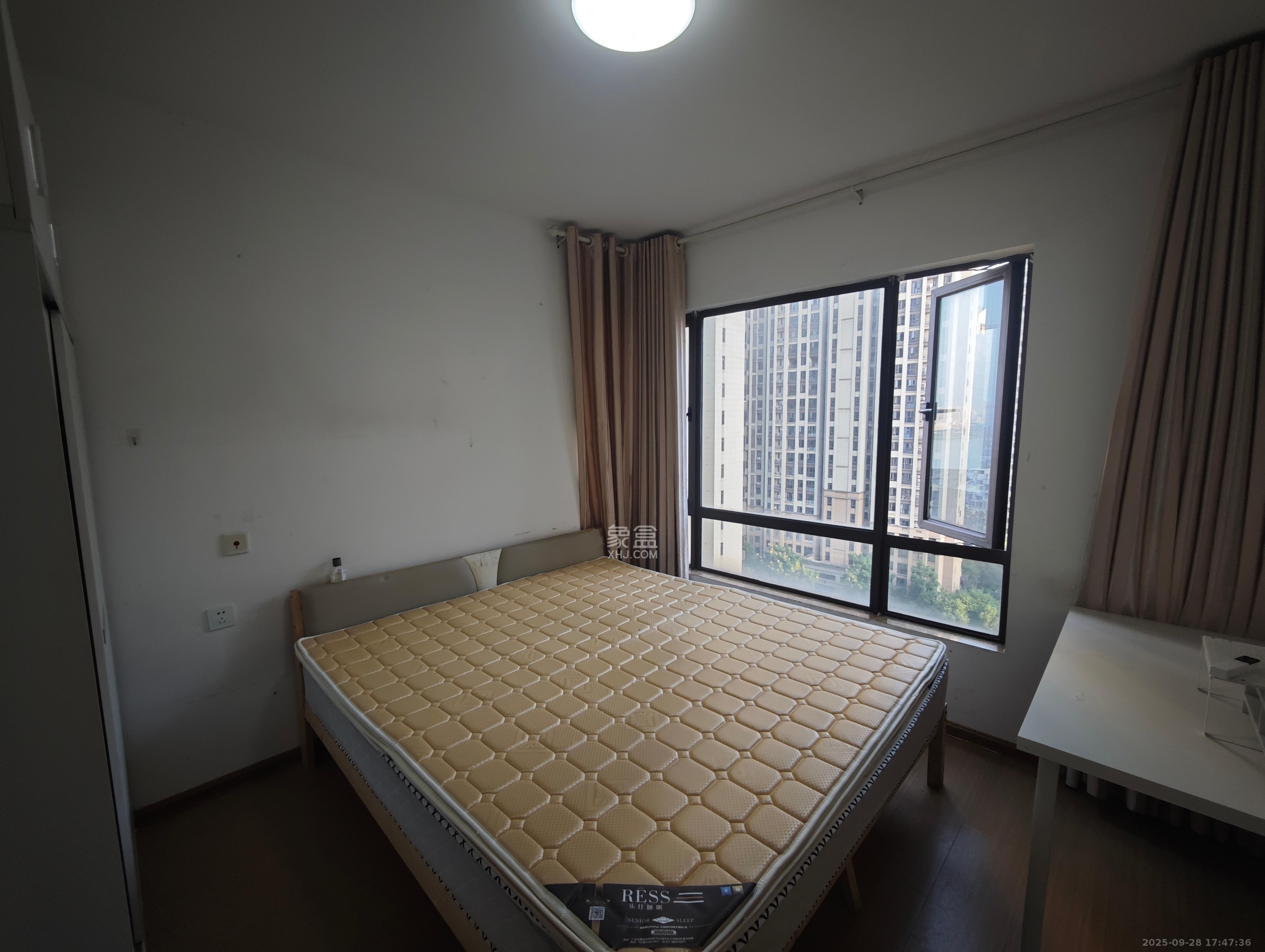 南山雍江汇（滨江国际新城）  3室2厅2卫   2800.00元/月室内图