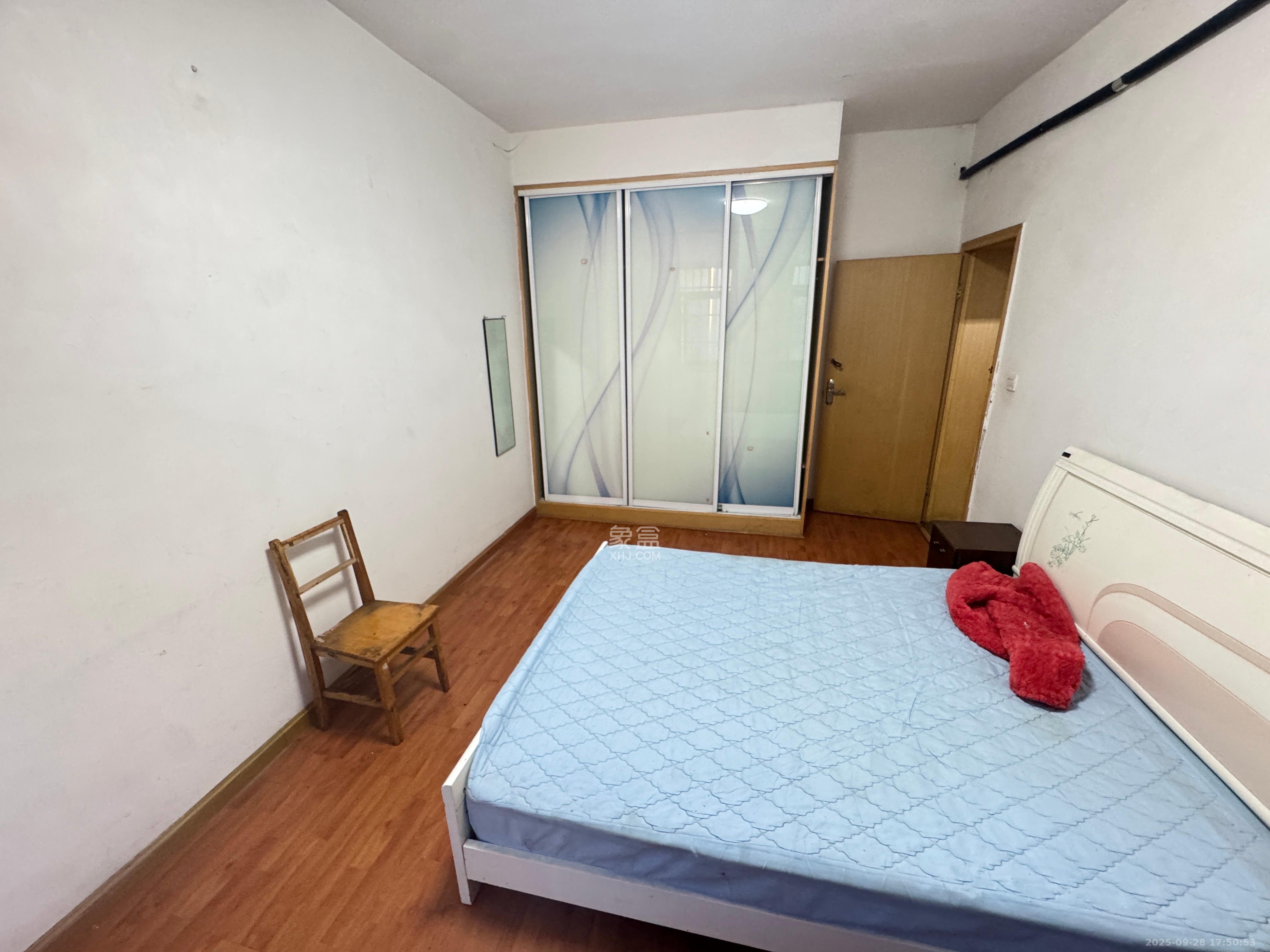 汽车西站商贸城(河西望城坡) 4室2厅1卫 1500.0元/月 汽车西站商贸城(河西望城坡) 4室2厅1卫 1500.0元/月室内图