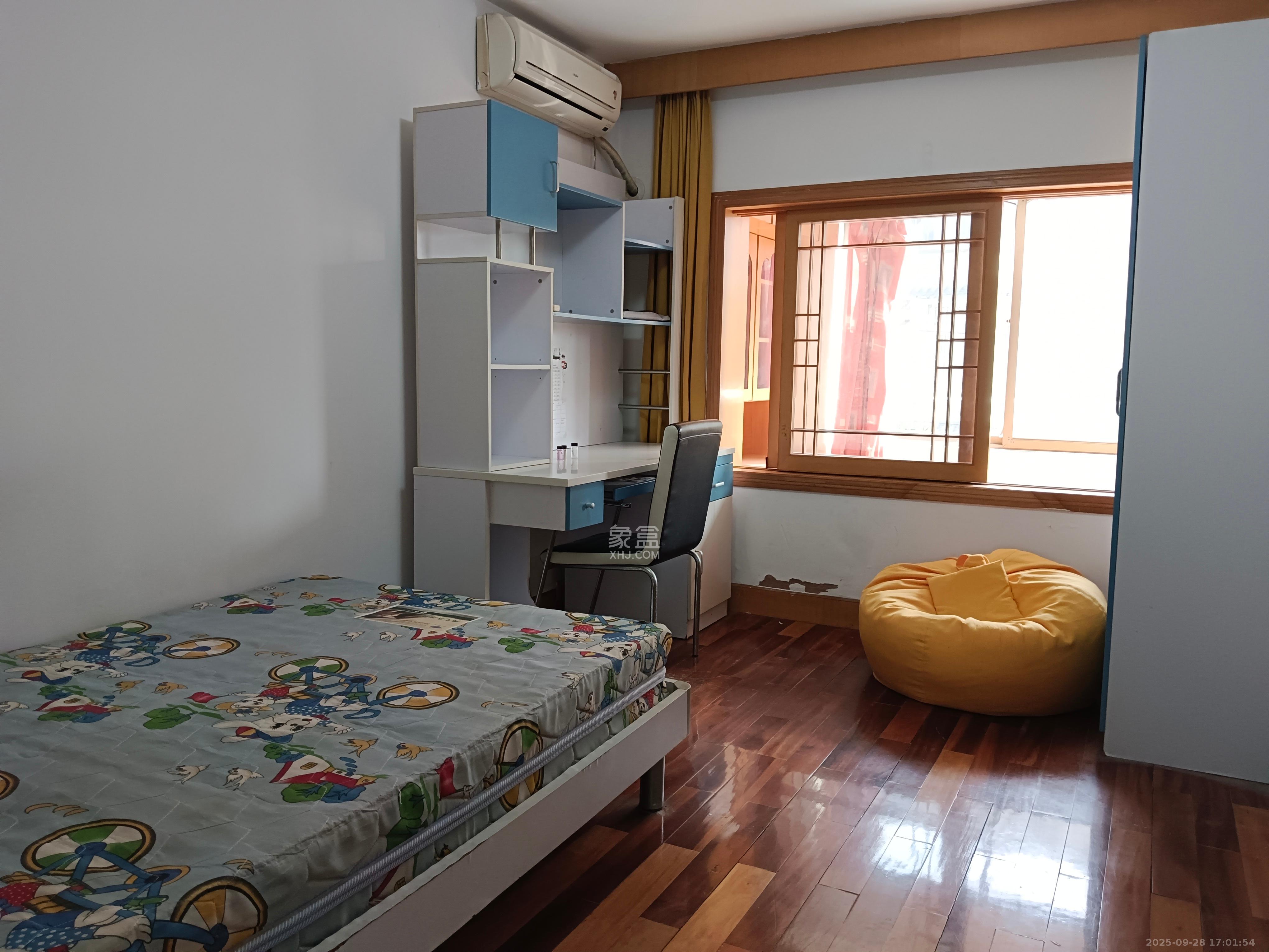 长郡公寓 3室2厅2卫 3500.0元/月 长郡公寓 3室2厅2卫 3500.0元/月室内图