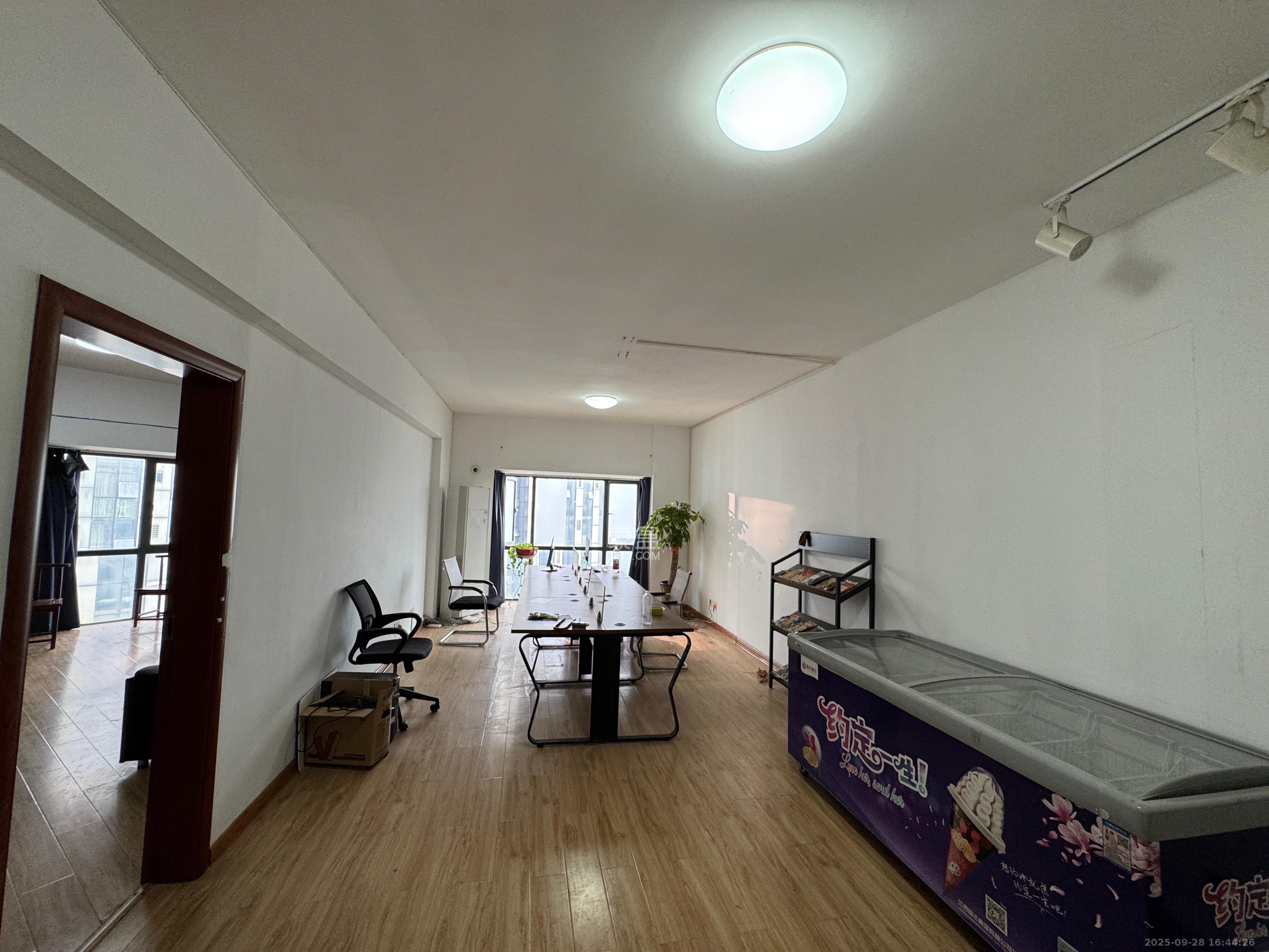 建安新商汇  2室2厅1卫    3600.0元/月室内图