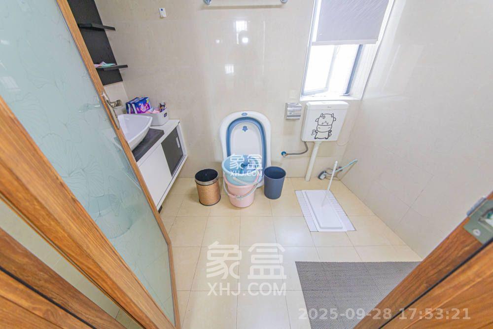 童话里  4室2厅2卫   2800.00元/月室内图