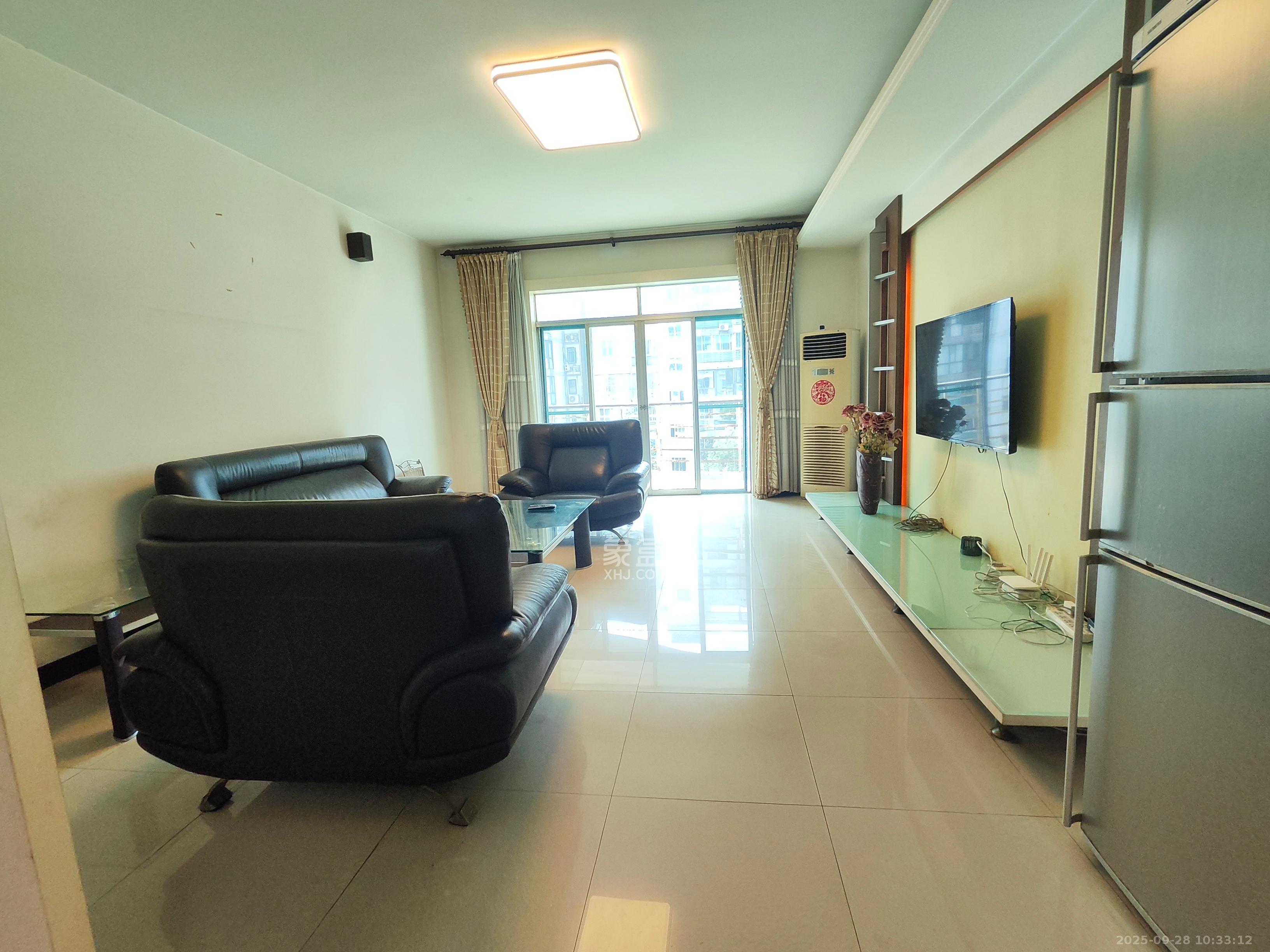 颐美园 4室1厅2卫 2900.0元/月 颐美园 4室1厅2卫 2900.0元/月室内图