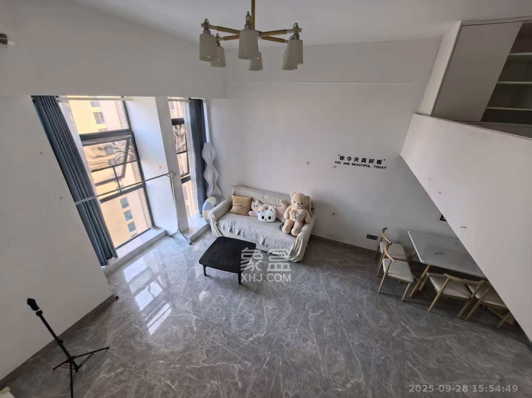 新世界广场 1室1厅1卫 1600.0元/月 新世界广场 1室1厅1卫 1600.0元/月室内图