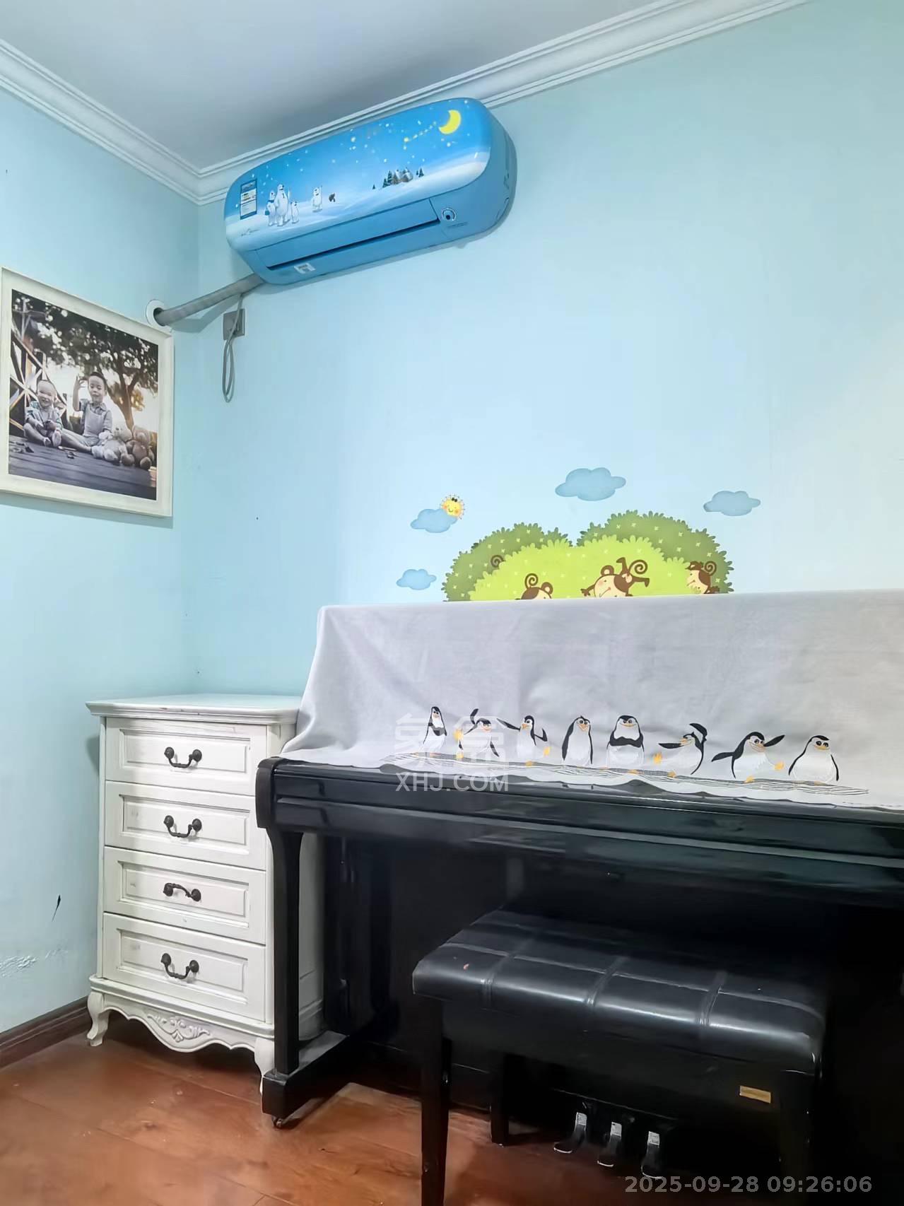 绿地中央广场  3室2厅1卫    3300.0元/月室内图