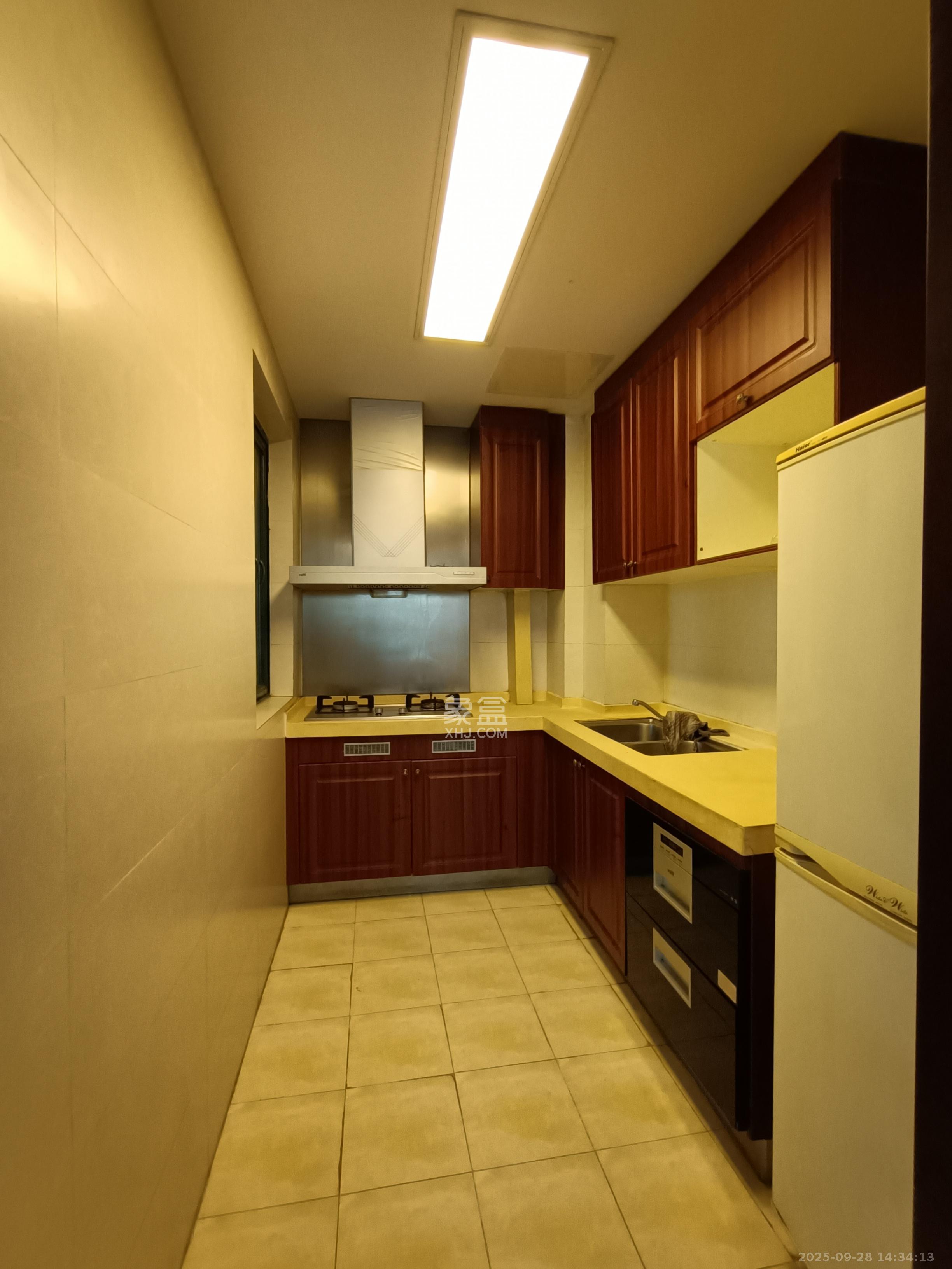 恒大城  2室2厅2卫    2100.0元/月室内图