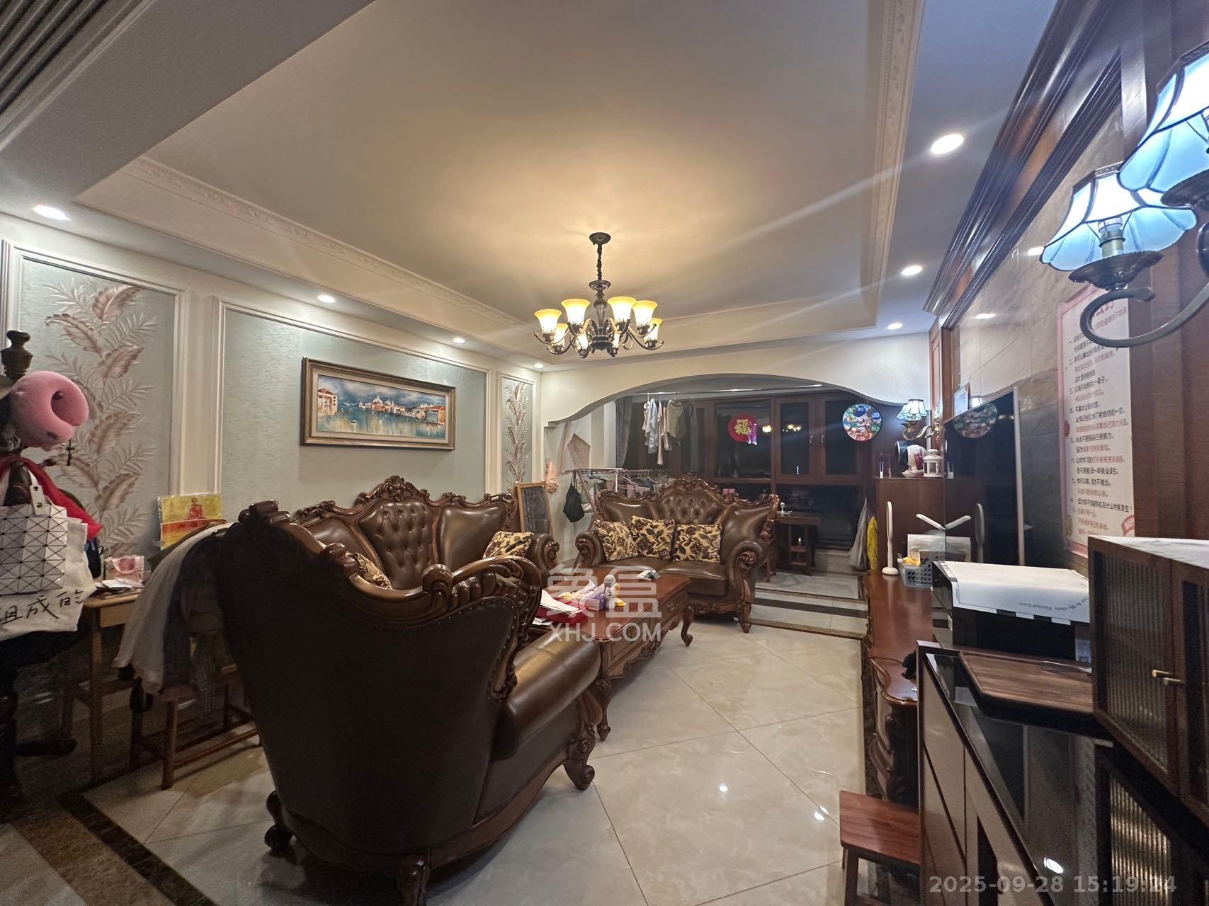 荣悦台 3室2厅1卫 5000.0元/月 荣悦台 3室2厅1卫 5000.0元/月室内图