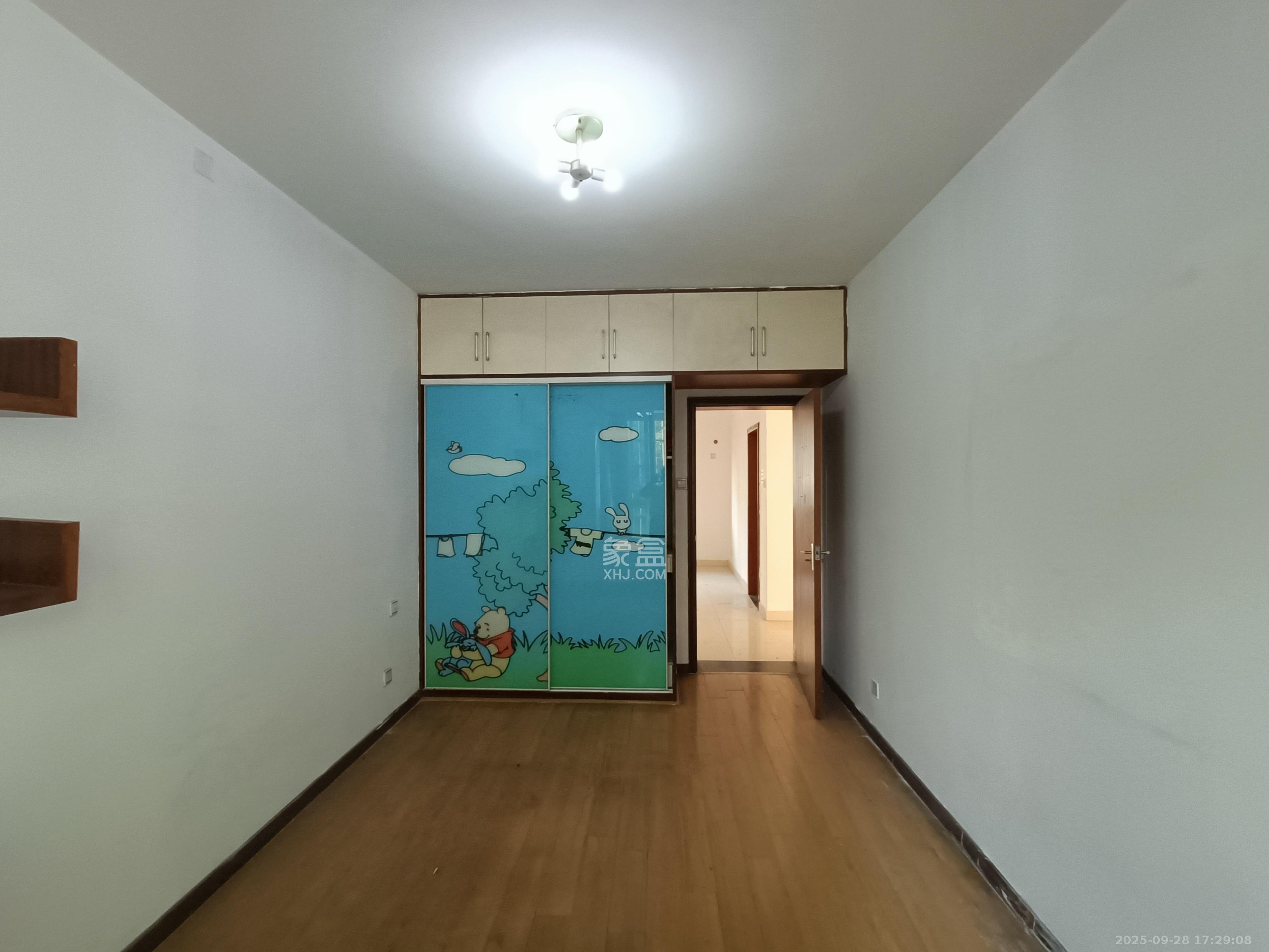 泰禹家园(彩云之翼家园一期、二期、三期) 3室2厅2卫 2000.0元/月 泰禹家园(彩云之翼家园一期、二期、三期) 3室2厅2卫 2000.0元/月室内图