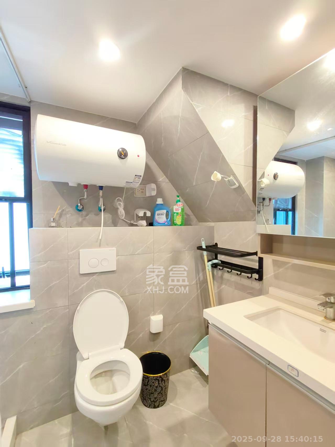 中一鲲出（鲲鹏府）  2室2厅1卫    2800.0元/月室内图