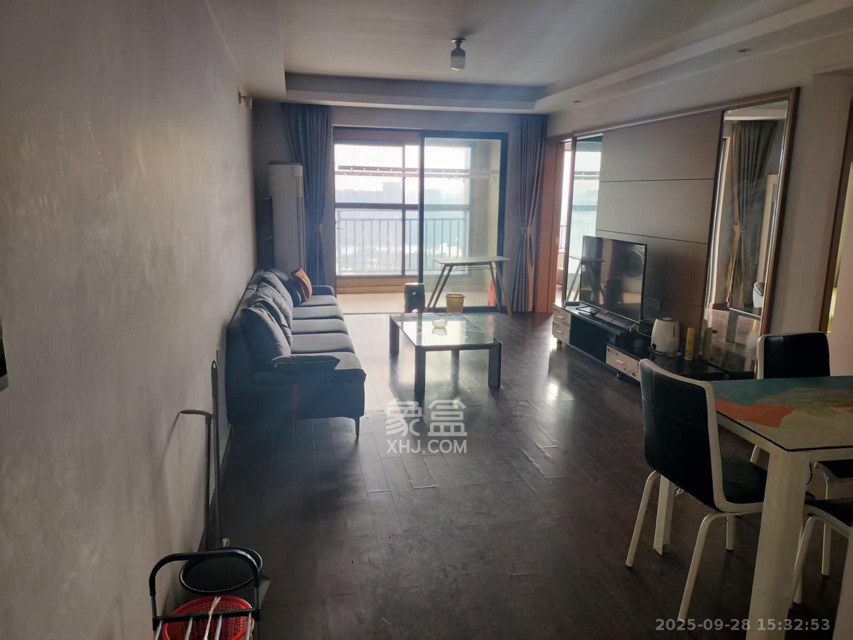 万科白鹭郡 3室2厅1卫 2400.0元/月 万科白鹭郡 3室2厅1卫 2400.0元/月室内图