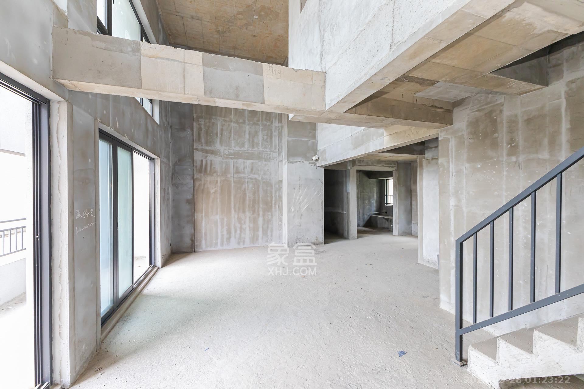 越秀湘江星汇城二期  1室0厅0卫    230.0万客厅