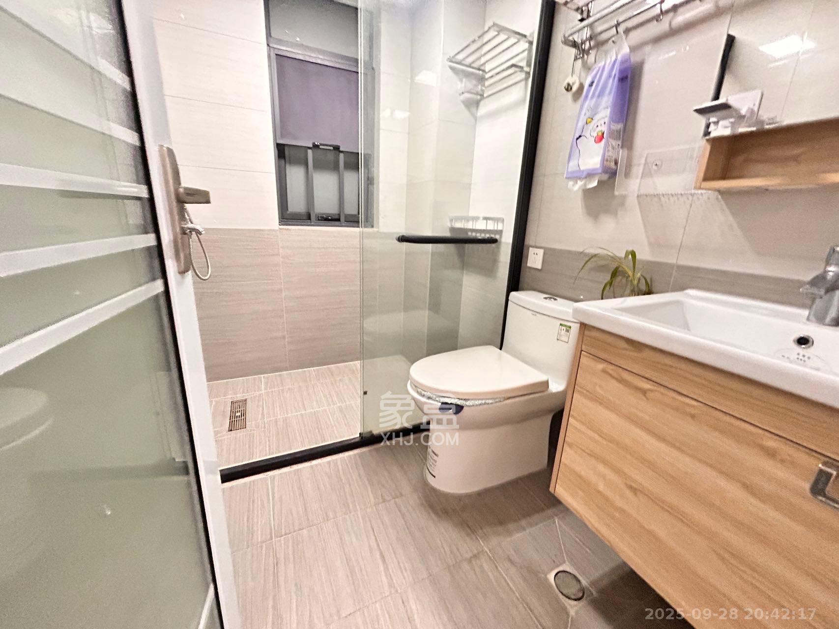 五矿万境蓝山  3室2厅2卫    2300.0元/月室内图