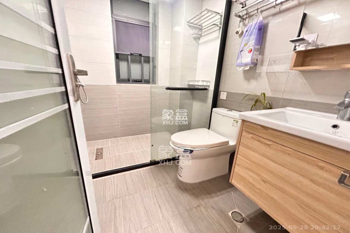 五矿万境蓝山  3室2厅2卫    2300.0元/月 五矿万境蓝山  3室2厅2卫    2300.0元/月室内图