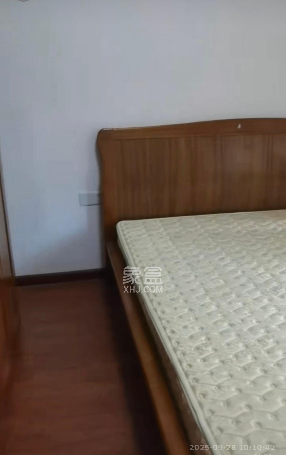 钰龙天下二期(钰龙佳园) 3室2厅1卫 2200.0元/月 钰龙天下二期(钰龙佳园) 3室2厅1卫 2200.0元/月室内图