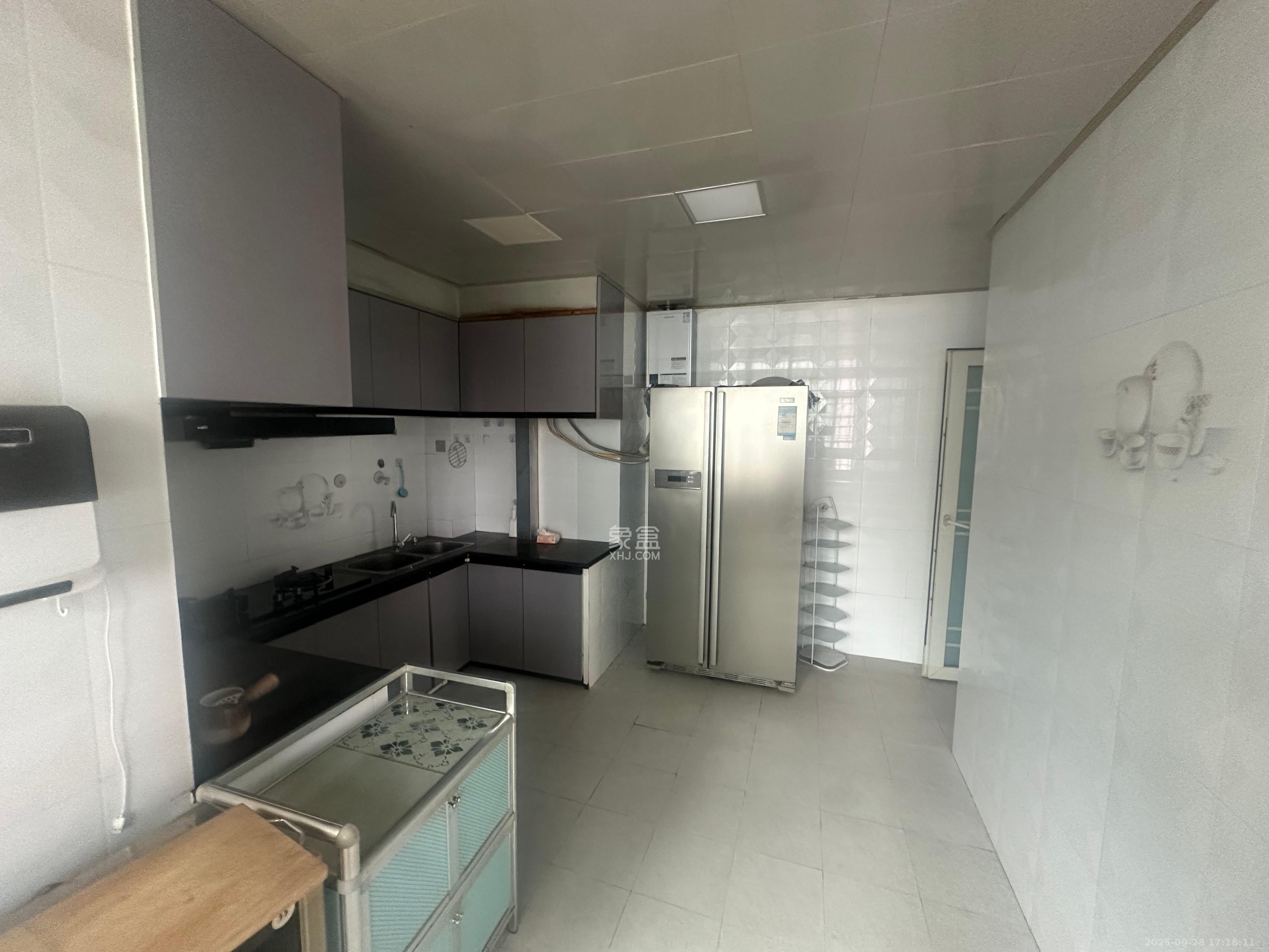 时代天骄  4室2厅2卫    2500.0元/月室内图