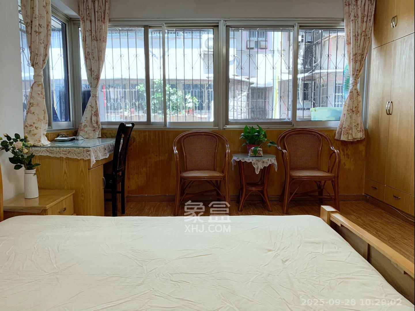 坡子街综合楼  1室1厅1卫   1700.00元/月室内图