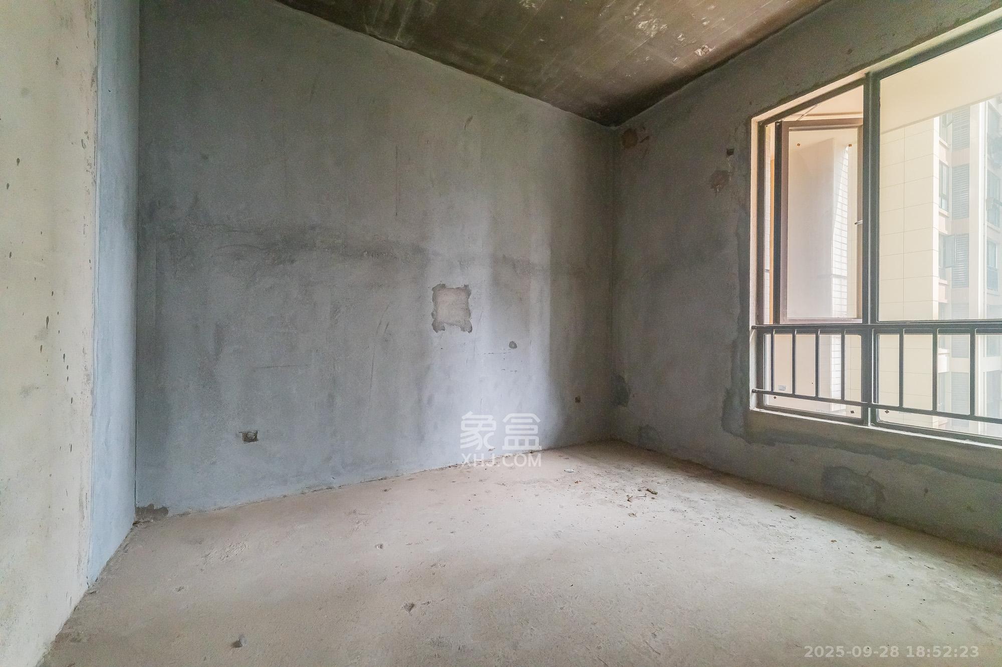 国泰九龙湾  3室2厅1卫    65.0万其他