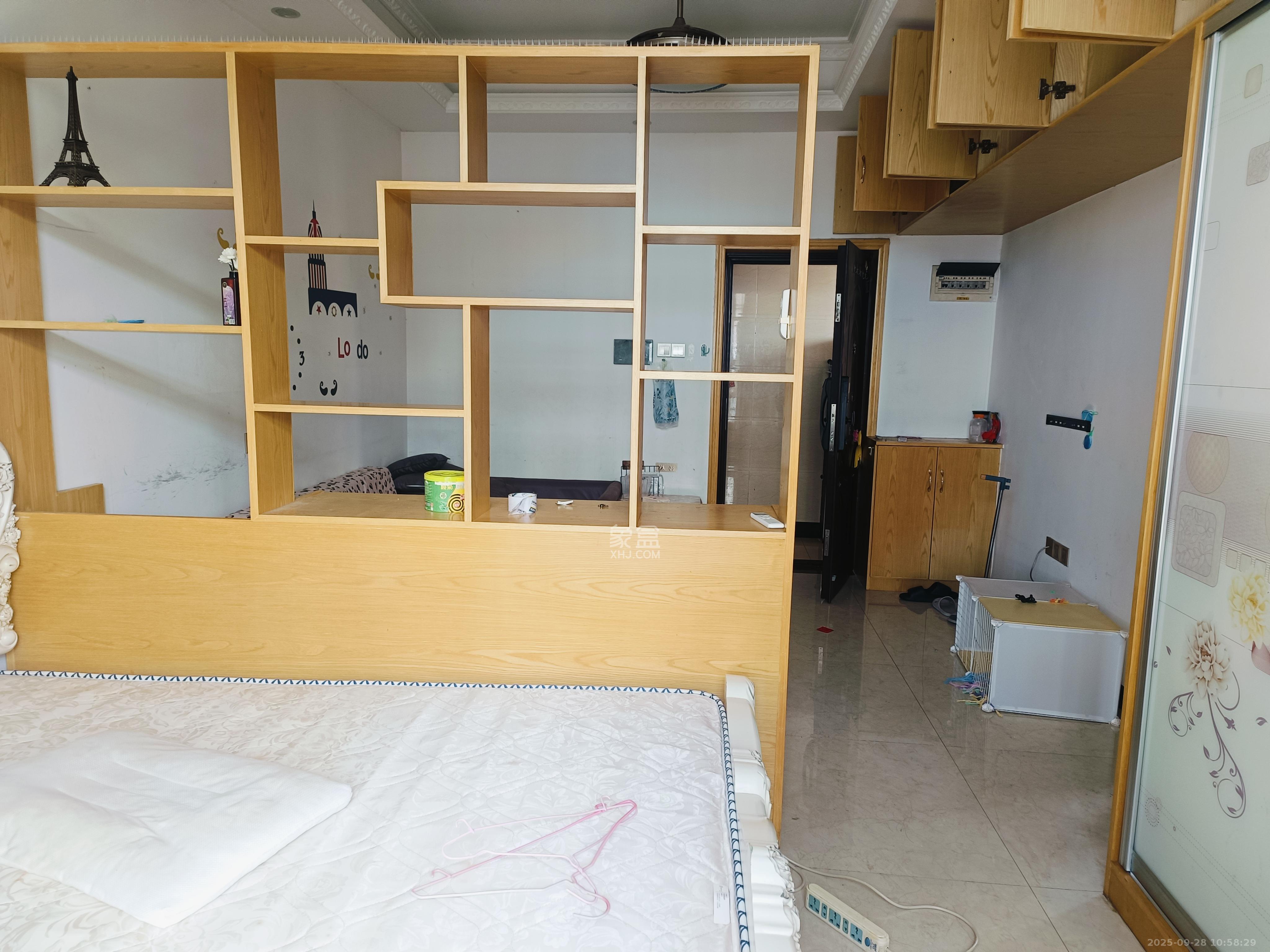 金鼎公园尚  1室1厅1卫    1200.0元/月室内图