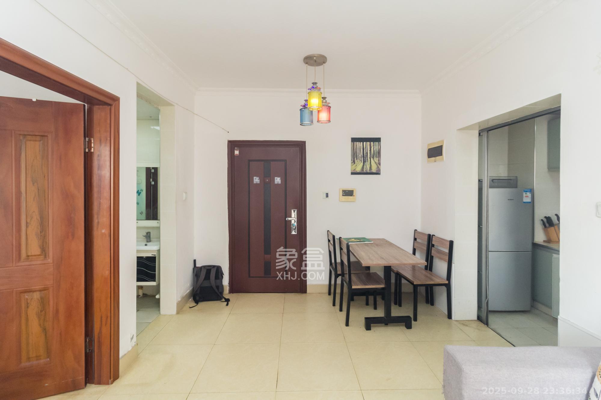 中国铁建国际城一期  1室1厅1卫    30.0万客厅