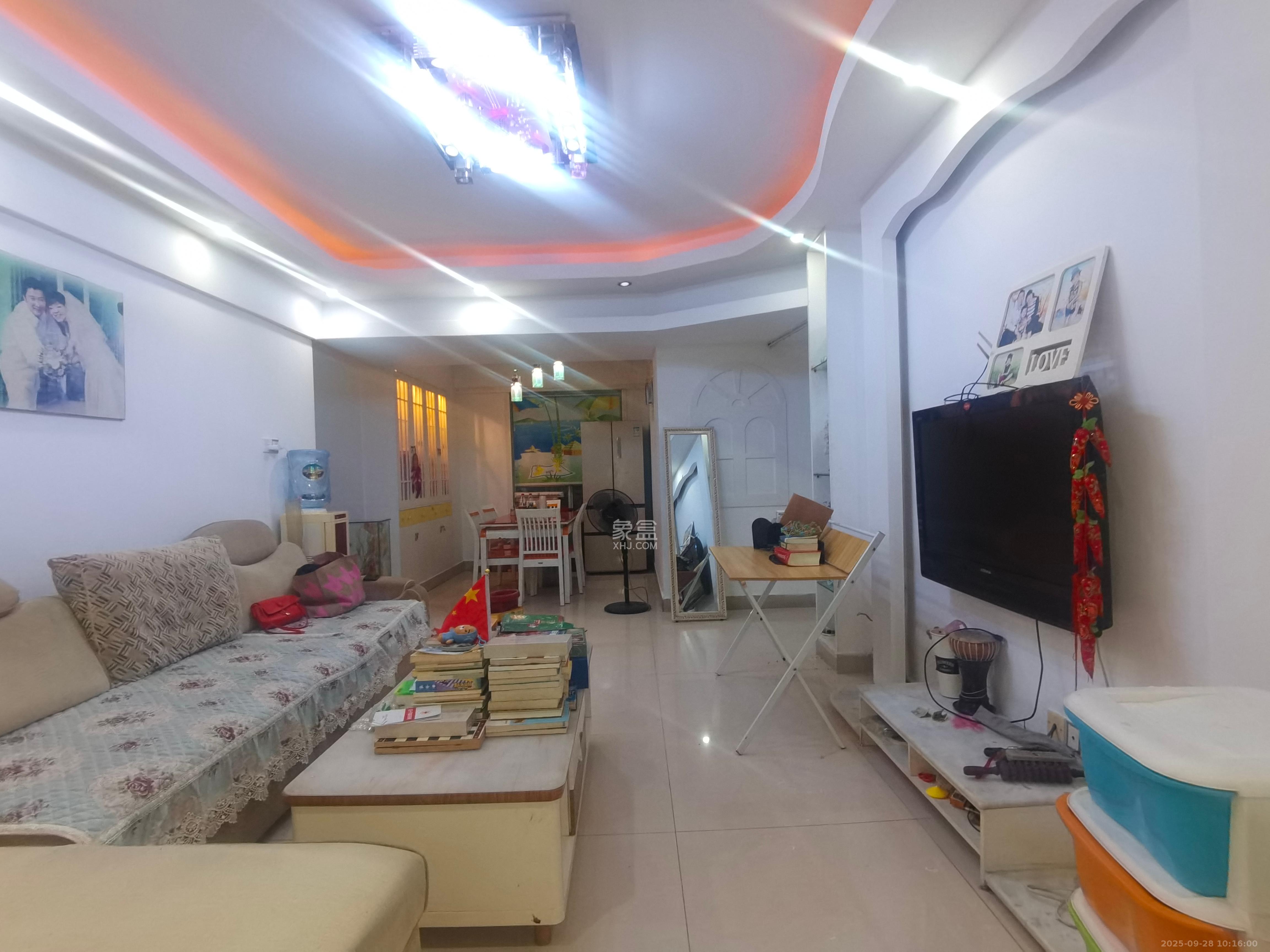 未来现代城 2室2厅1卫 1600.0元/月 未来现代城 2室2厅1卫 1600.0元/月室内图