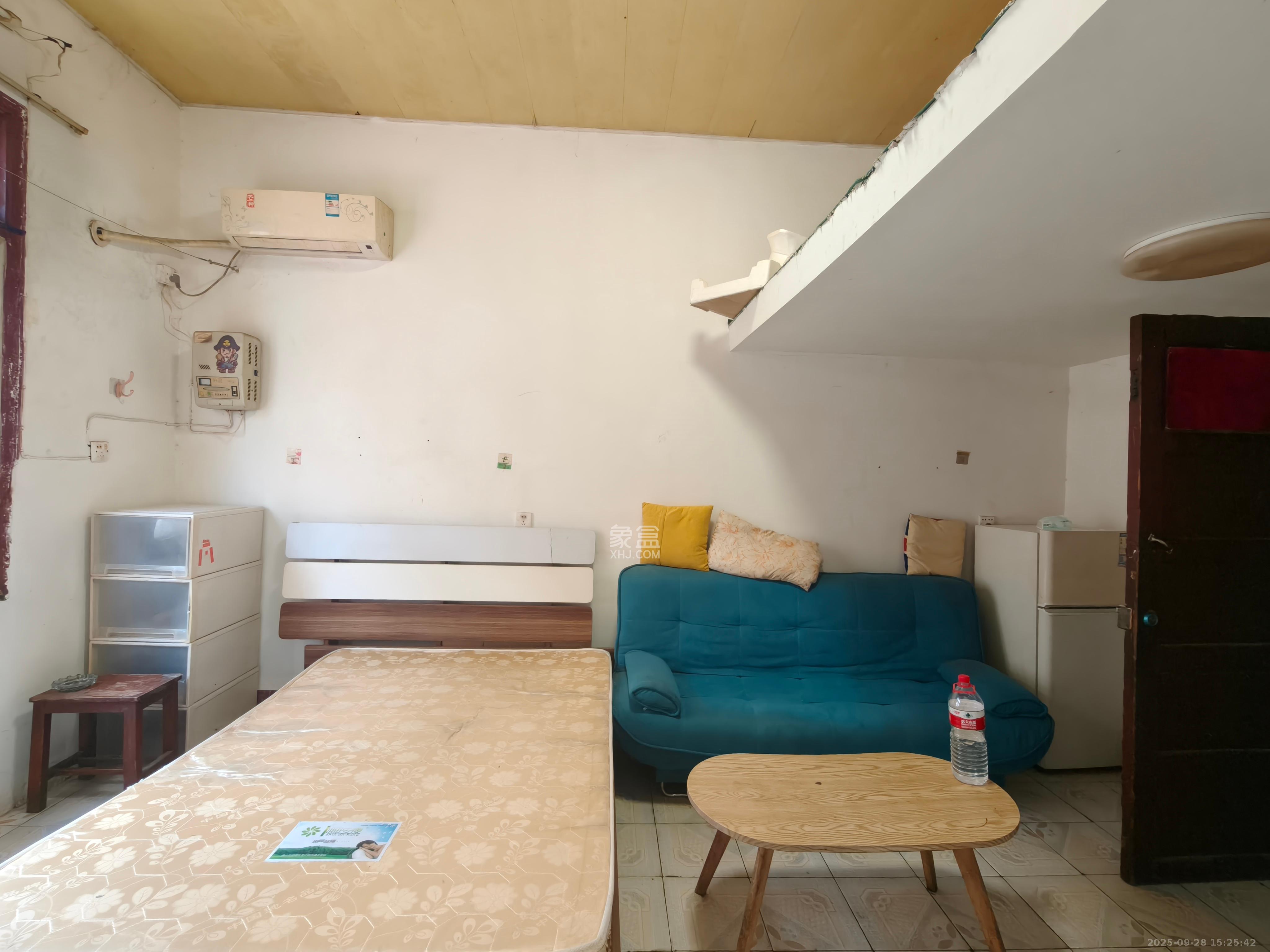 曙光小区 1室1厅1卫 1100.0元/月 曙光小区 1室1厅1卫 1100.0元/月室内图