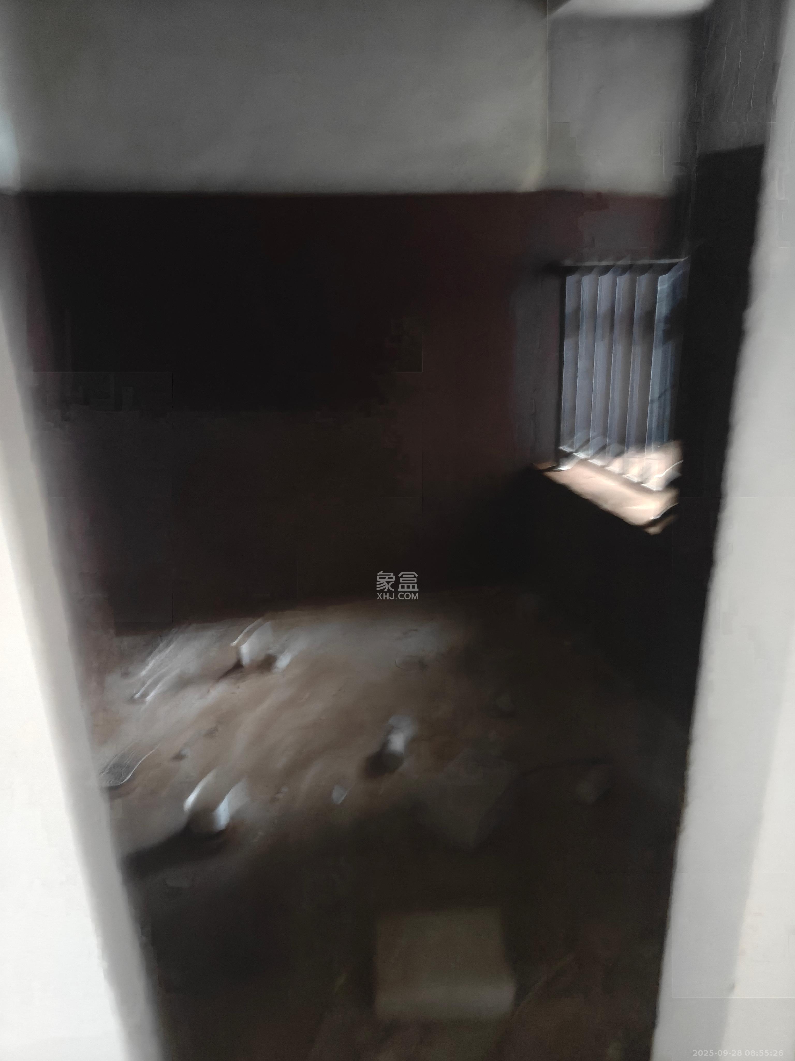 万达华府  4室2厅2卫    88.0万客厅